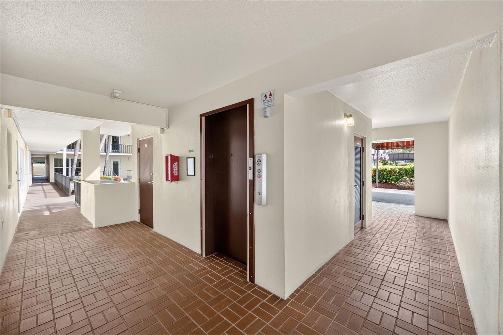 Condominium at 4780 COVE CIRCLE ST #103, ST PETERSBURG, photo 40 of 42