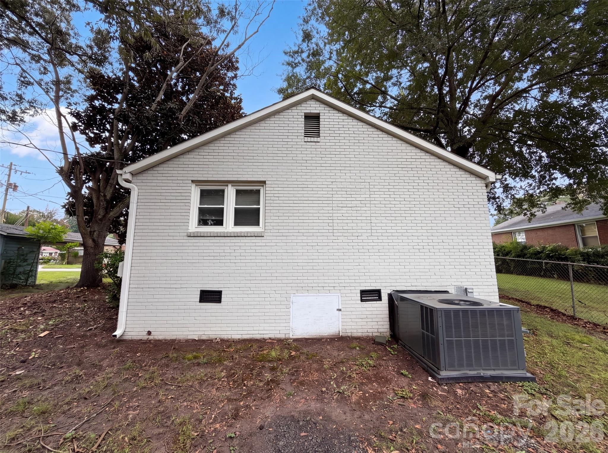 Single Family Residence at 1017 White Lane, Gastonia, photo 5 of 16