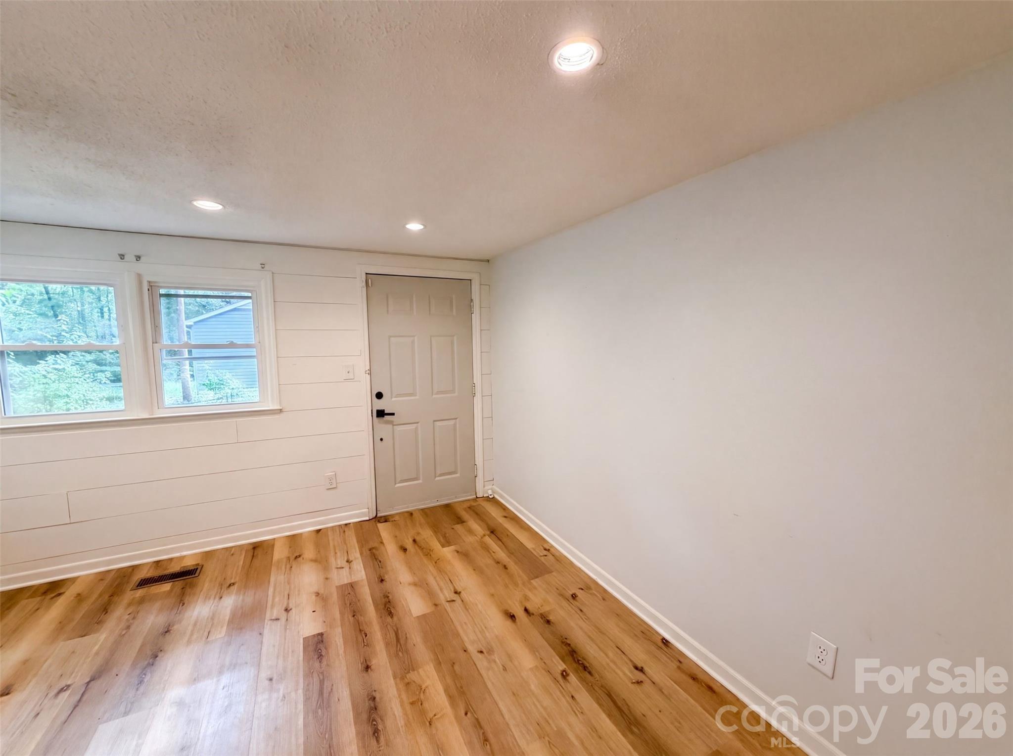 Single Family Residence at 1017 White Lane, Gastonia, photo 8 of 16