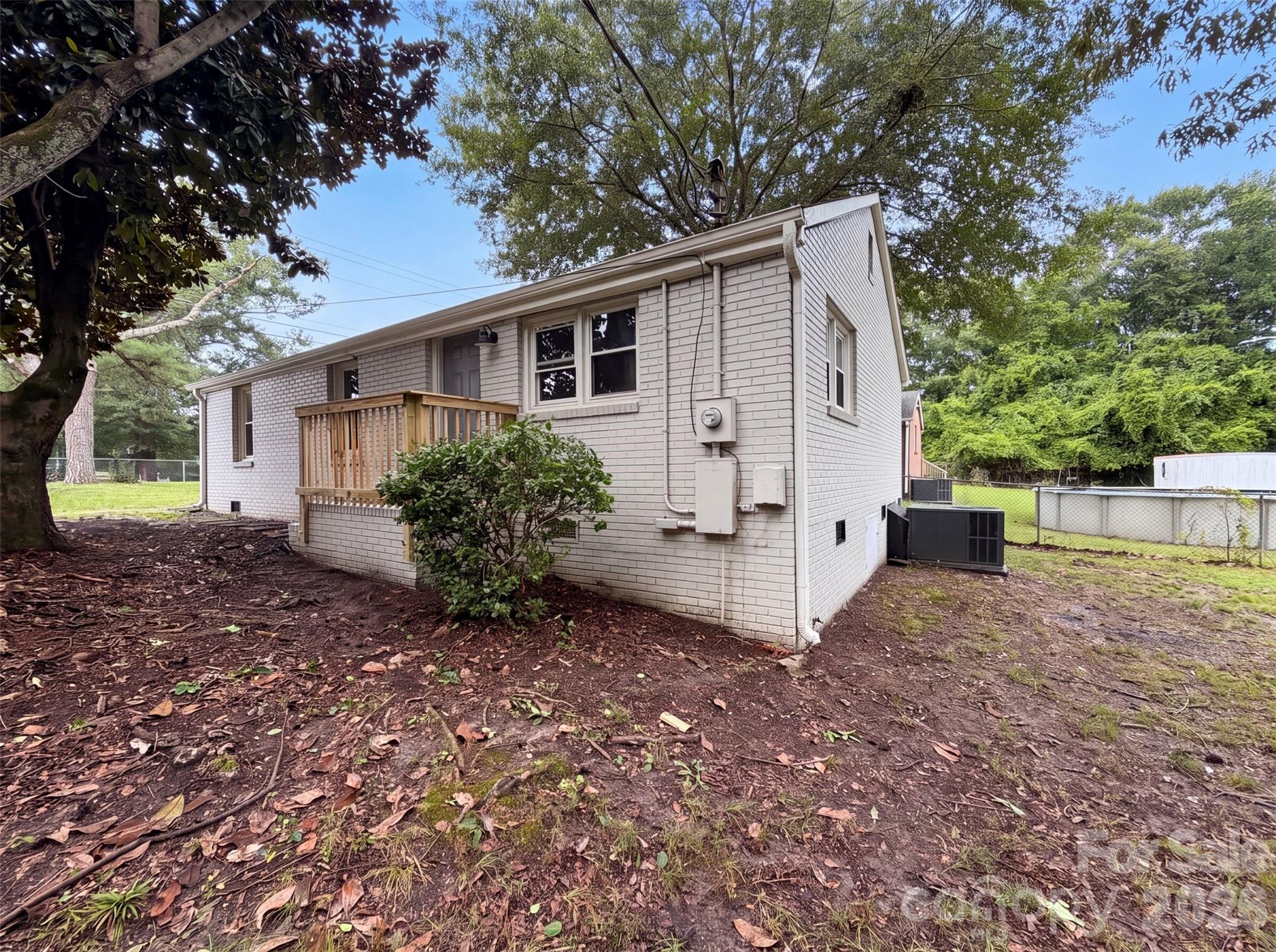 Single Family Residence at 1017 White Lane, Gastonia, photo 15 of 16