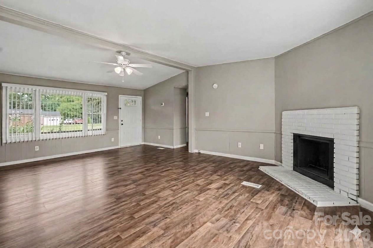 Single Family Residence at 599 Scotts Creek Road, Statesville, photo 3 of 29