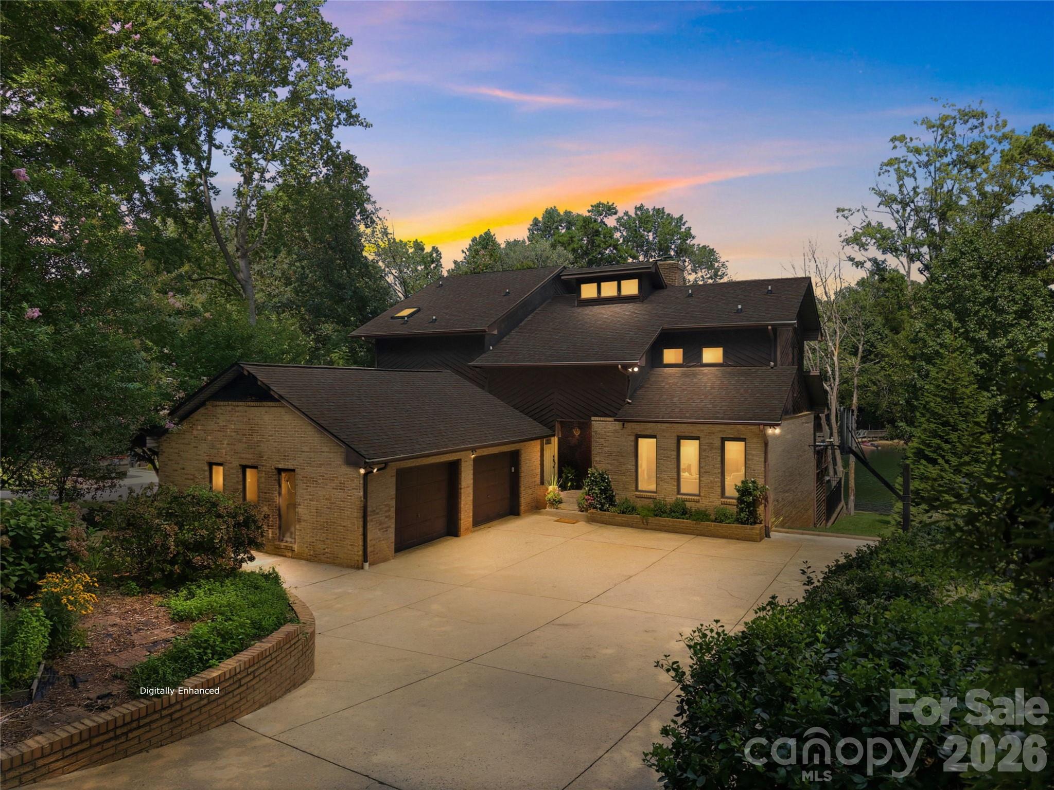 Single Family Residence at 20334 Bethelwood Lane, Cornelius, photo 4 of 47