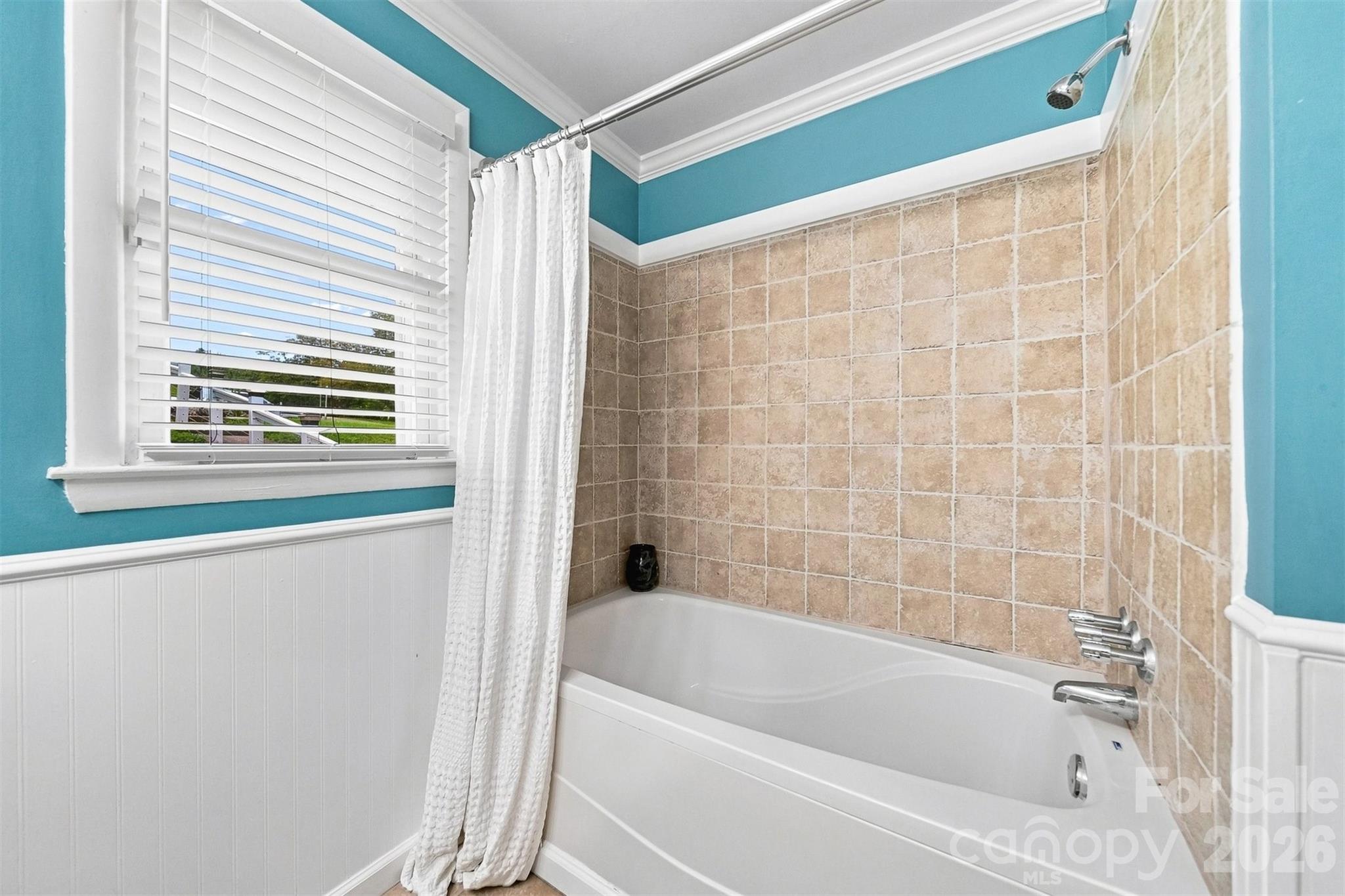 Full Bath Main 2 - 220 Lakeshore Lane, Taylorsville
