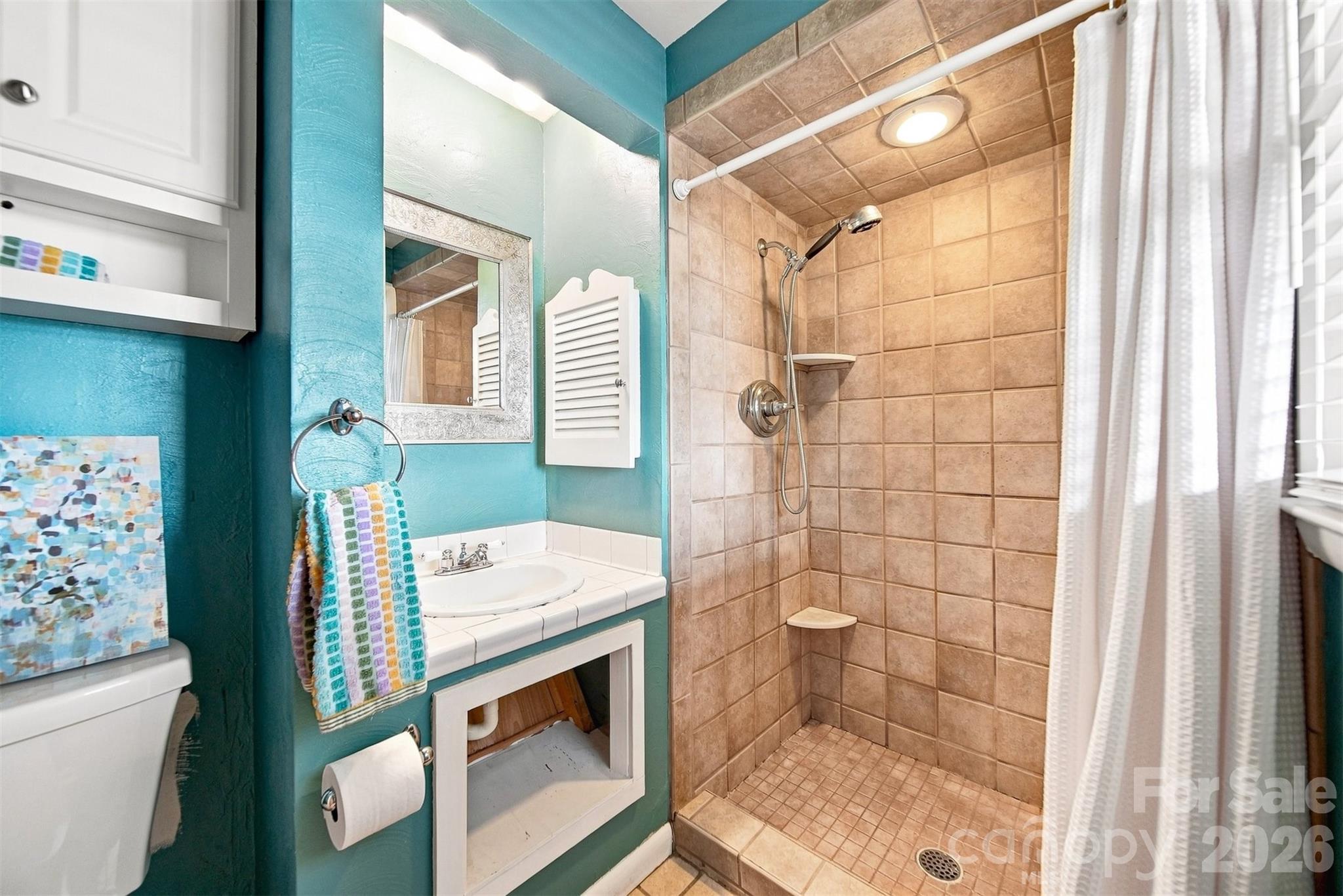 Primary Bath - 220 Lakeshore Lane, Taylorsville