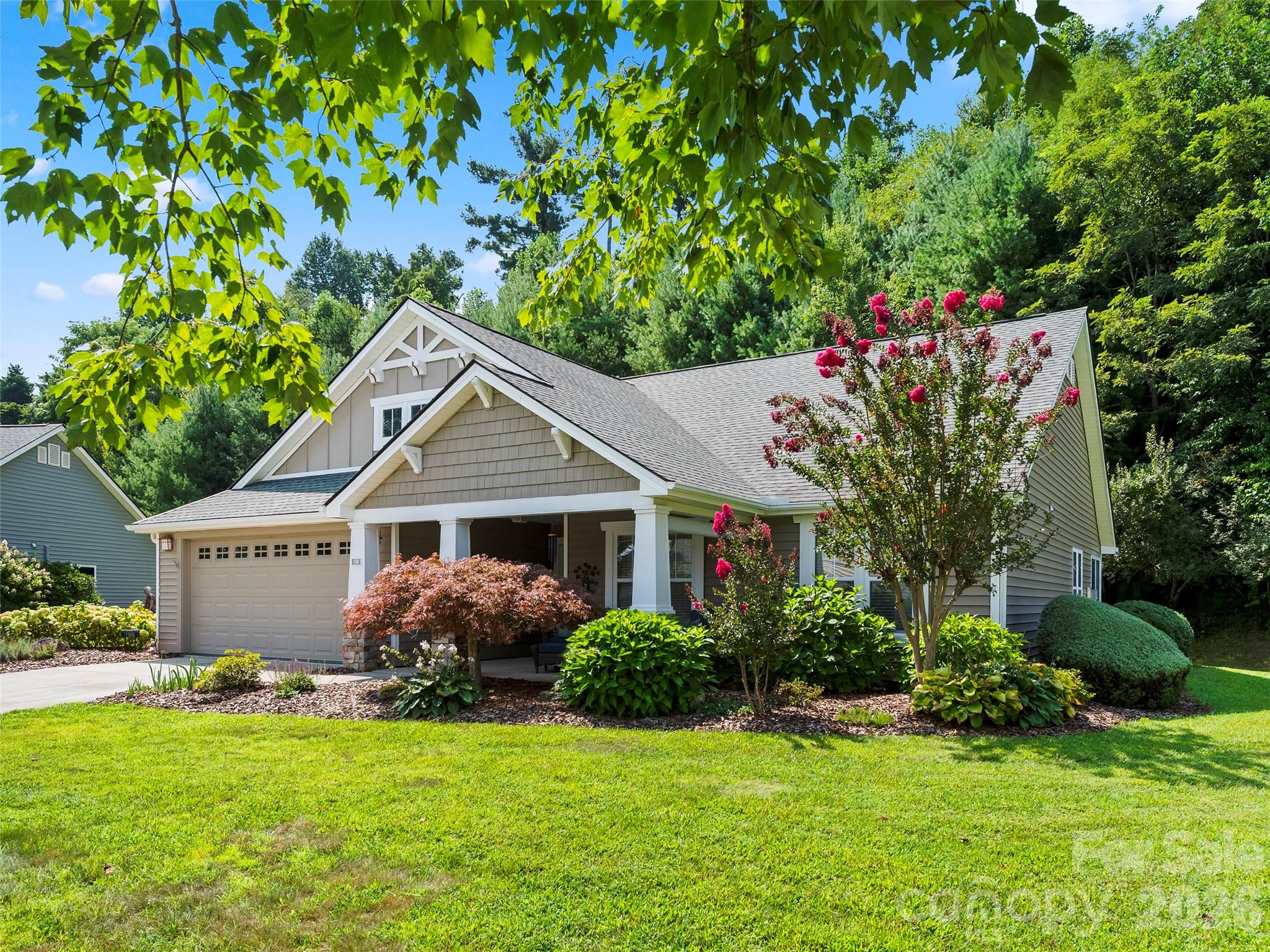 Delightful landscaping - 196 Snowy Egret Way, Hendersonville