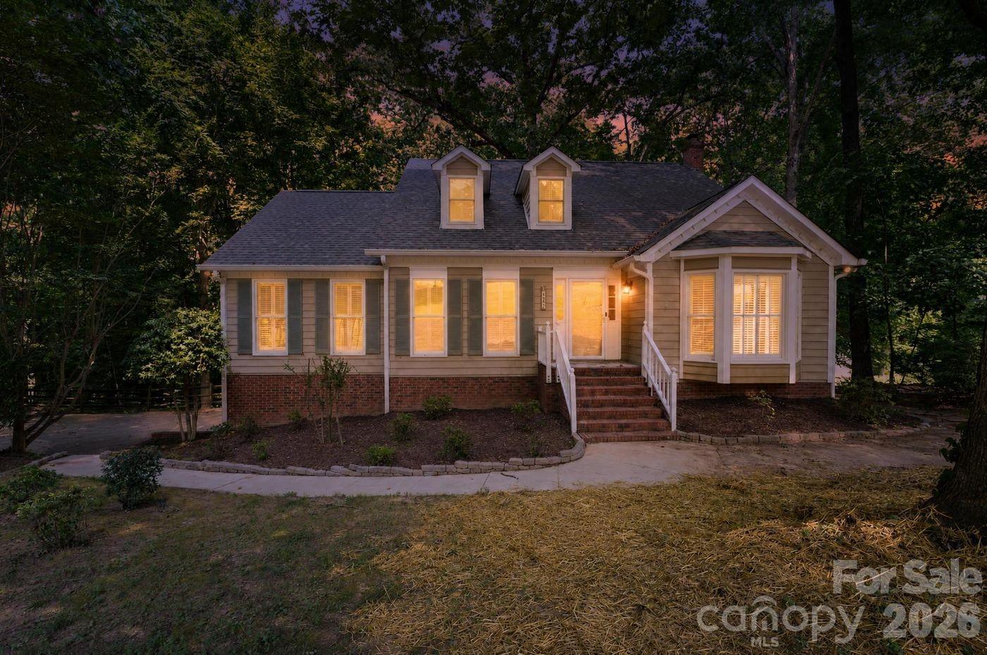 Single Family Residence at 1472 Old Tara Lane, Fort Mill, photo 2 of 14