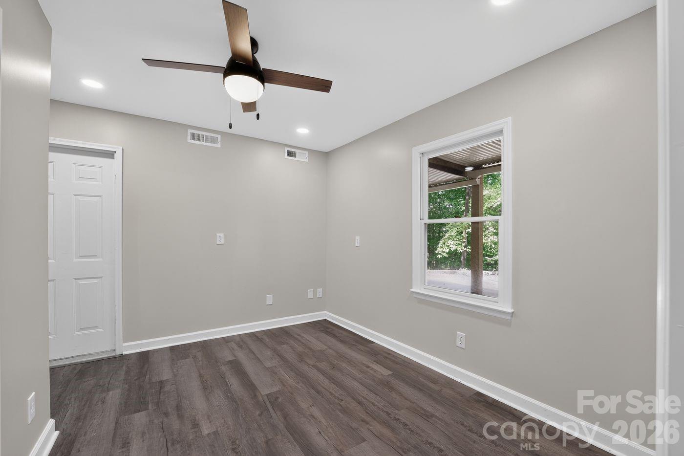 Single Family Residence at 1472 Old Tara Lane, Fort Mill, photo 11 of 14