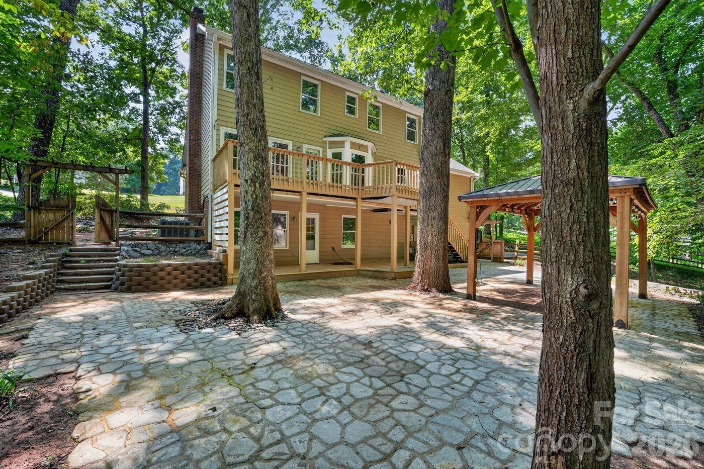 Single Family Residence at 1472 Old Tara Lane, Fort Mill, photo 13 of 14