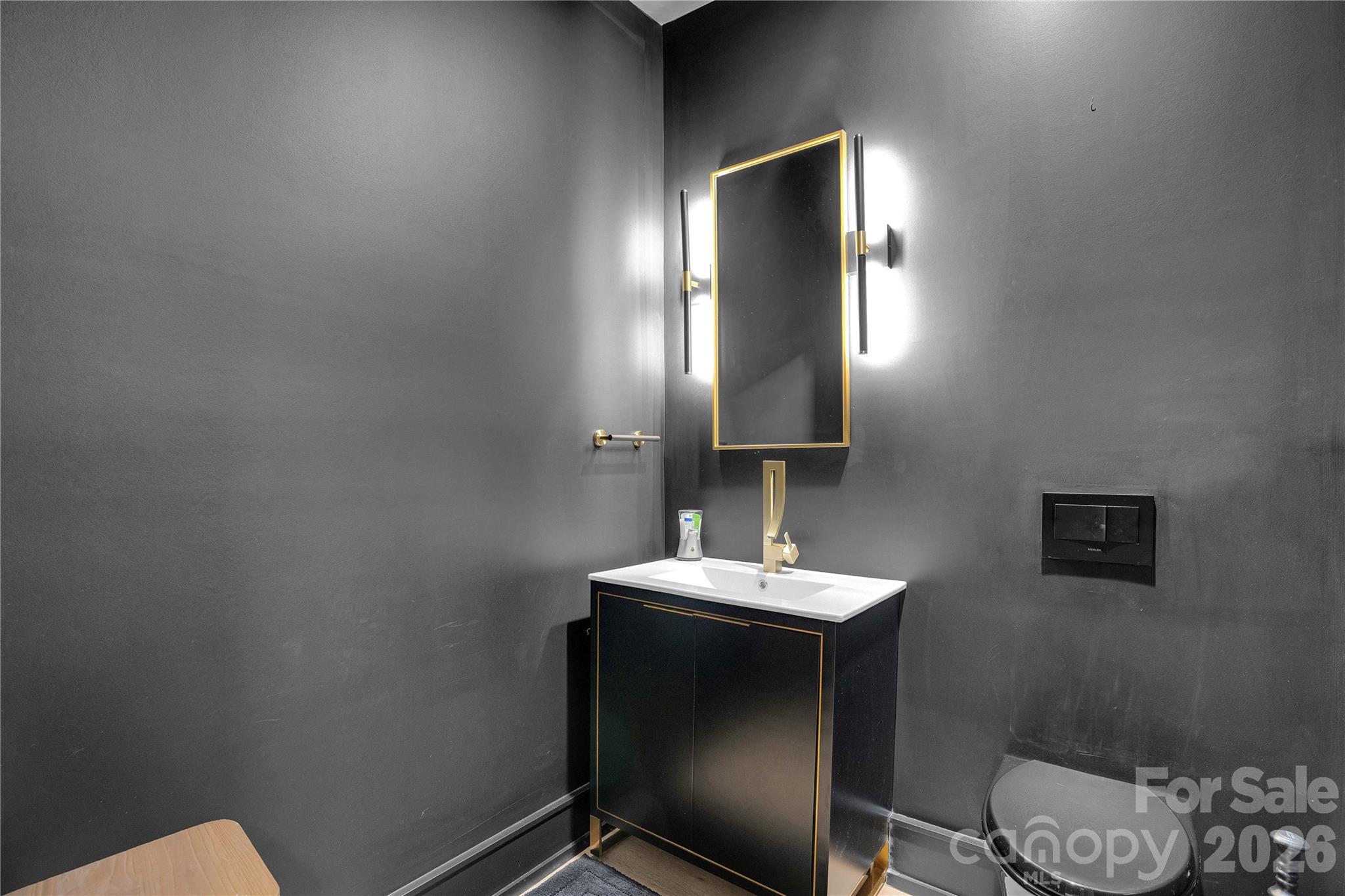 Media Room Half Bath - 1000 Steeple Ridge Road, Irmo