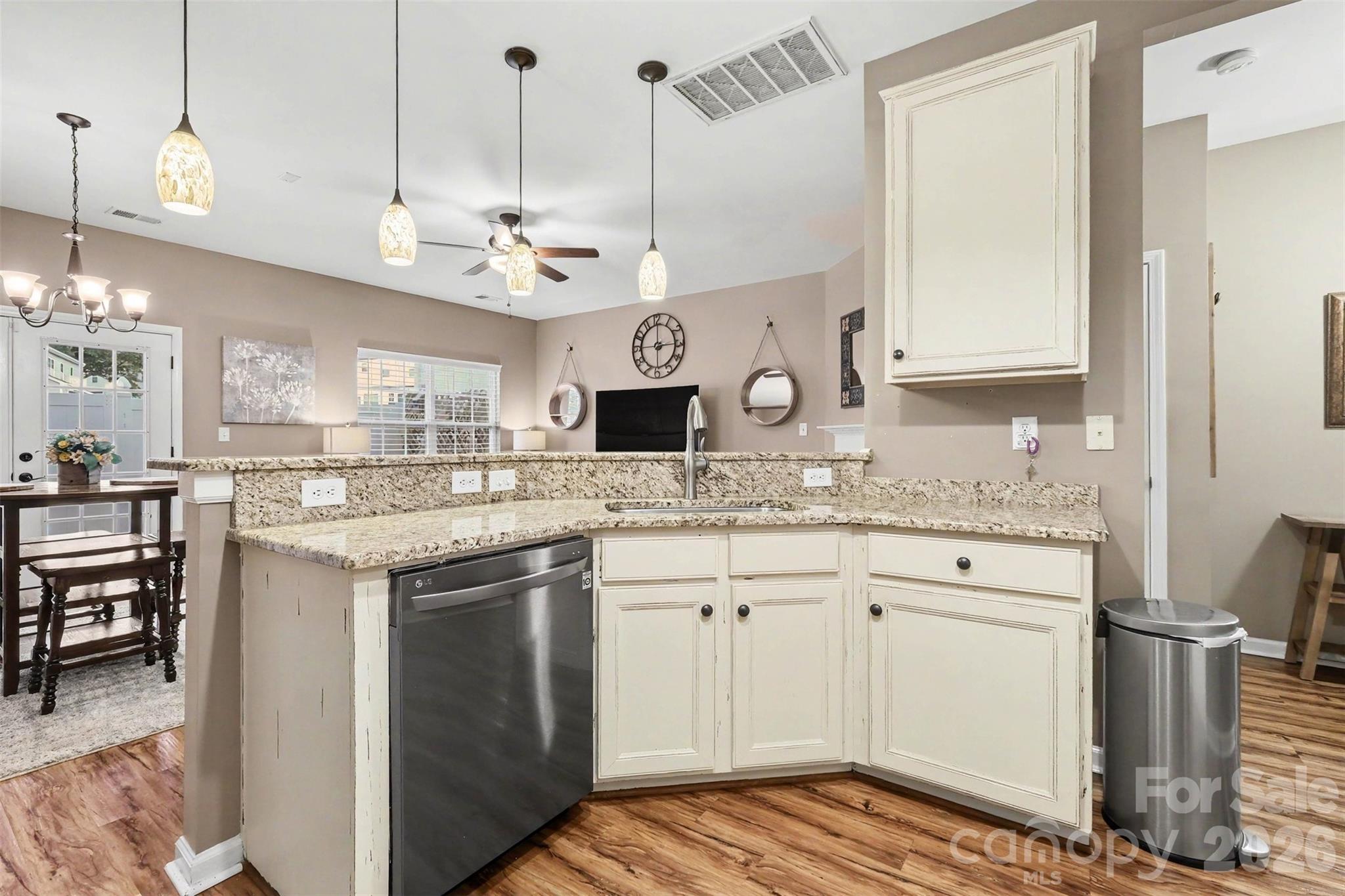 Townhouse at 12058 Stratfield Place Circle, Pineville, photo 17 of 41