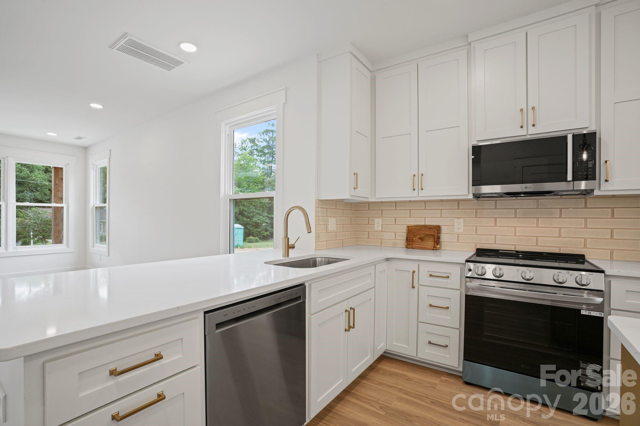 Single Family Residence at 708 Meadowood Street, Hudson, photo 19 of 47