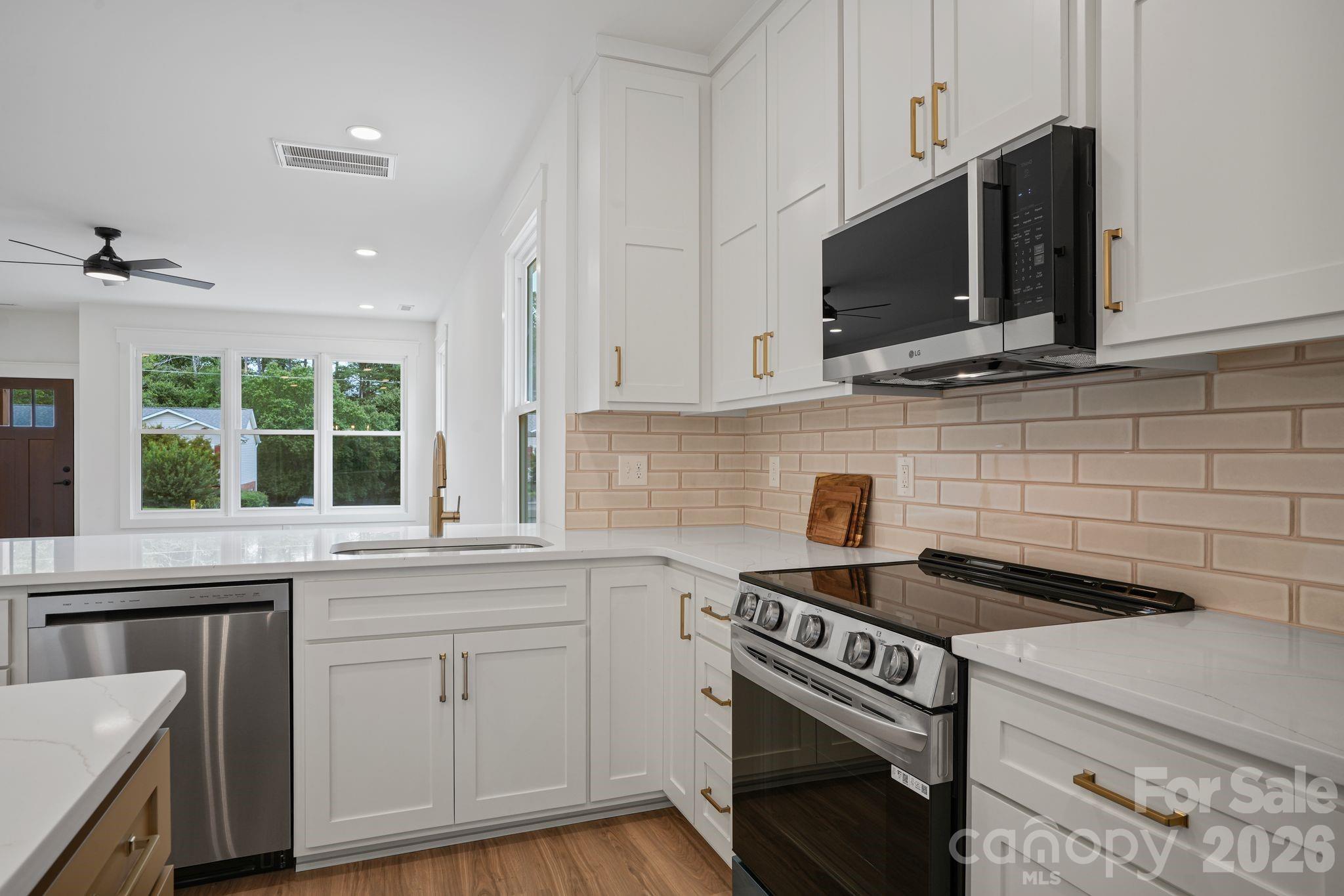 Single Family Residence at 708 Meadowood Street, Hudson, photo 21 of 47