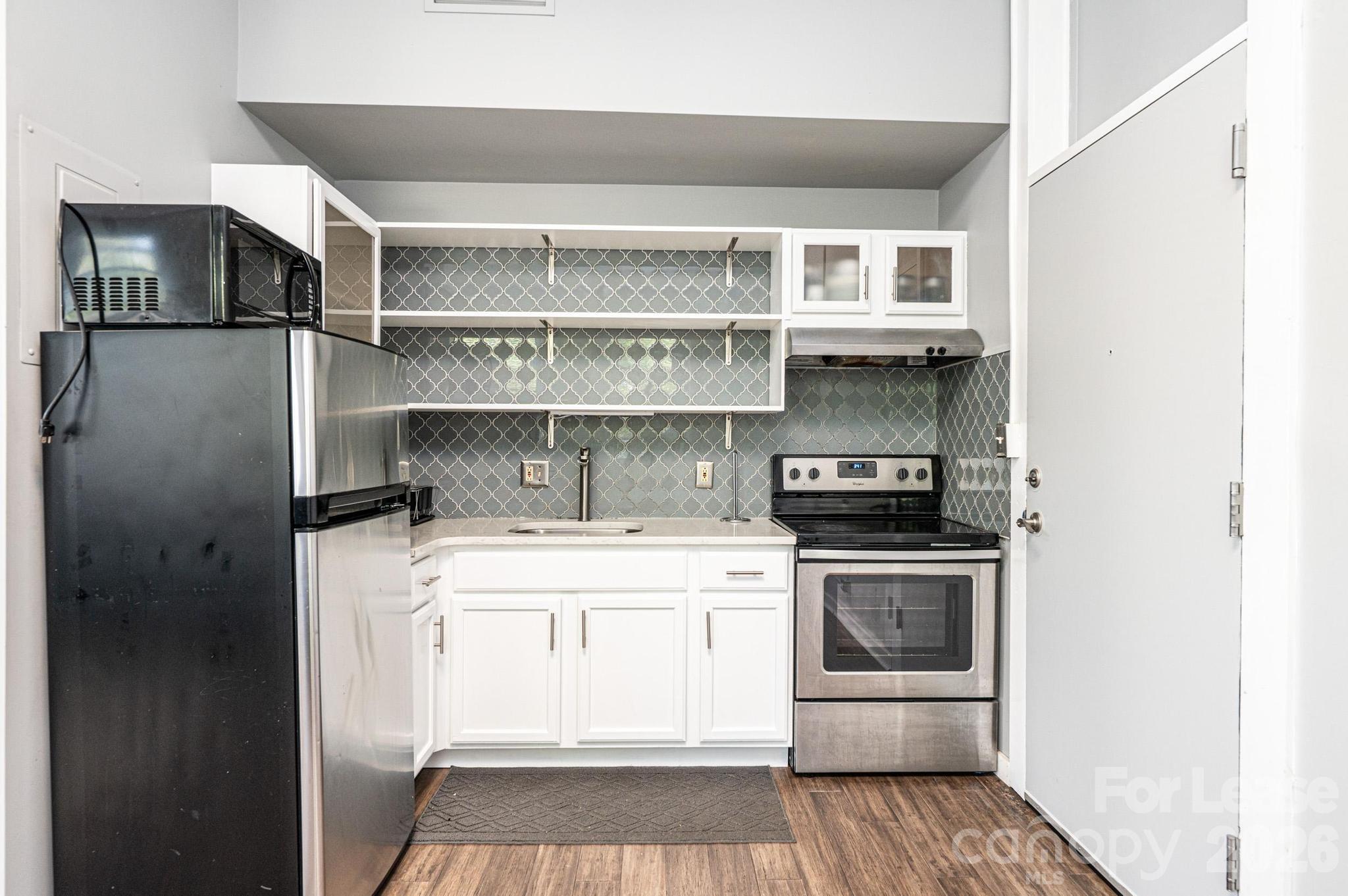 Apartment at 426 2nd Avenue SE, Hickory, photo 15 of 30
