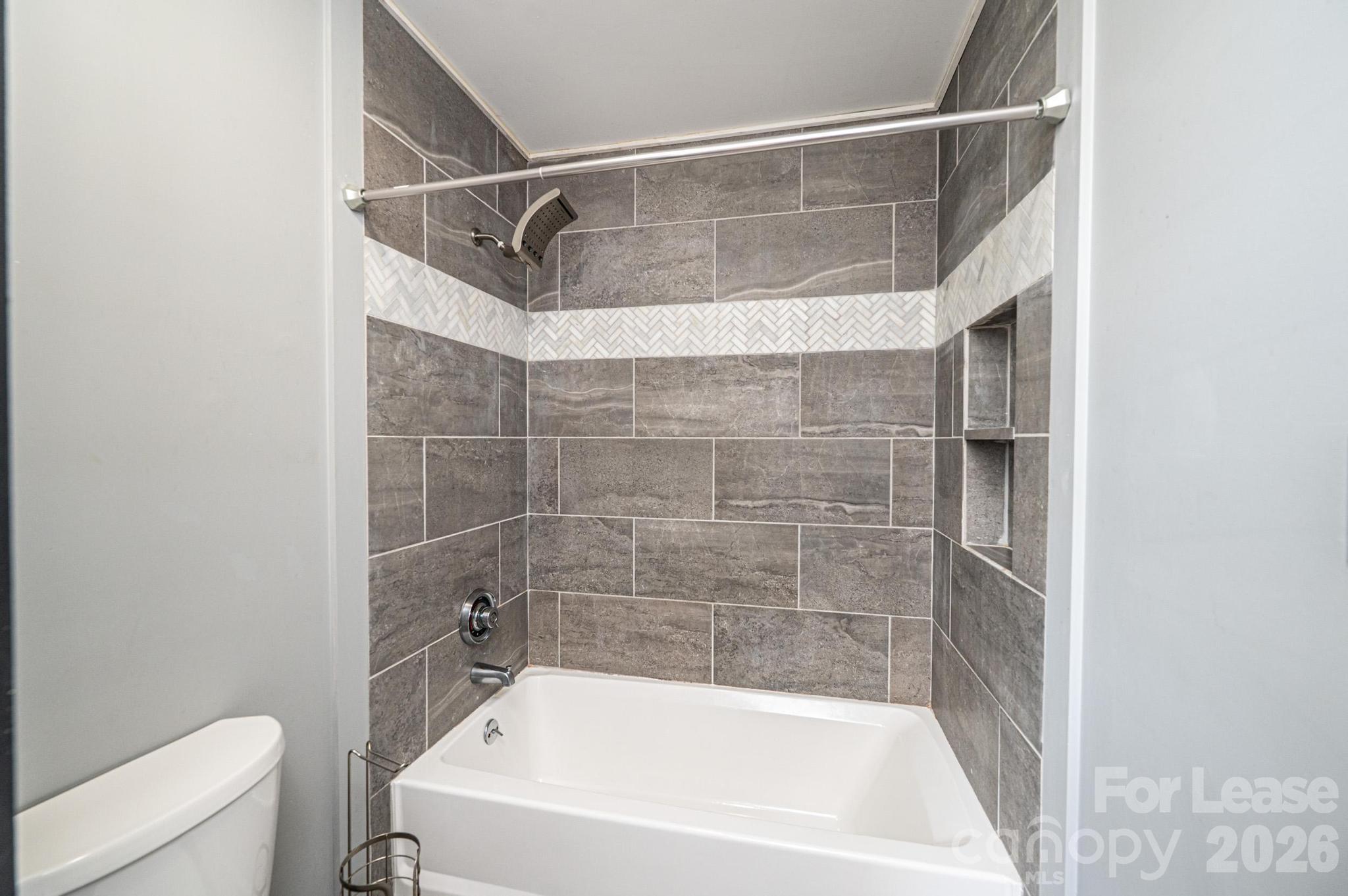 Apartment at 426 2nd Avenue SE, Hickory, photo 17 of 30