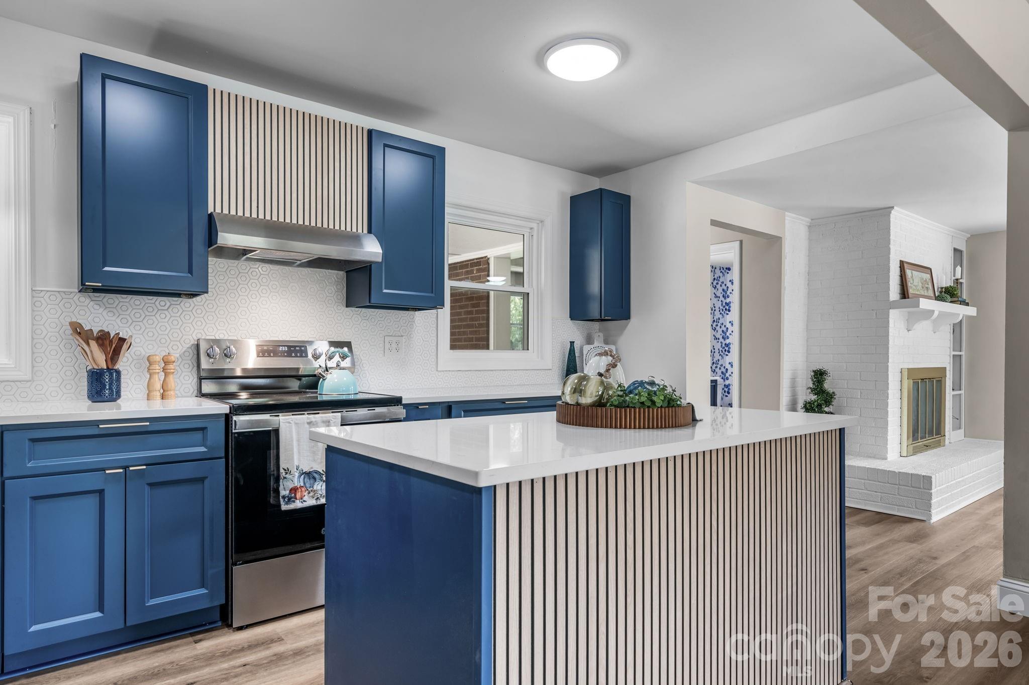 Single Family Residence at 2266 9th Avenue Drive NE, Hickory, photo 9 of 42