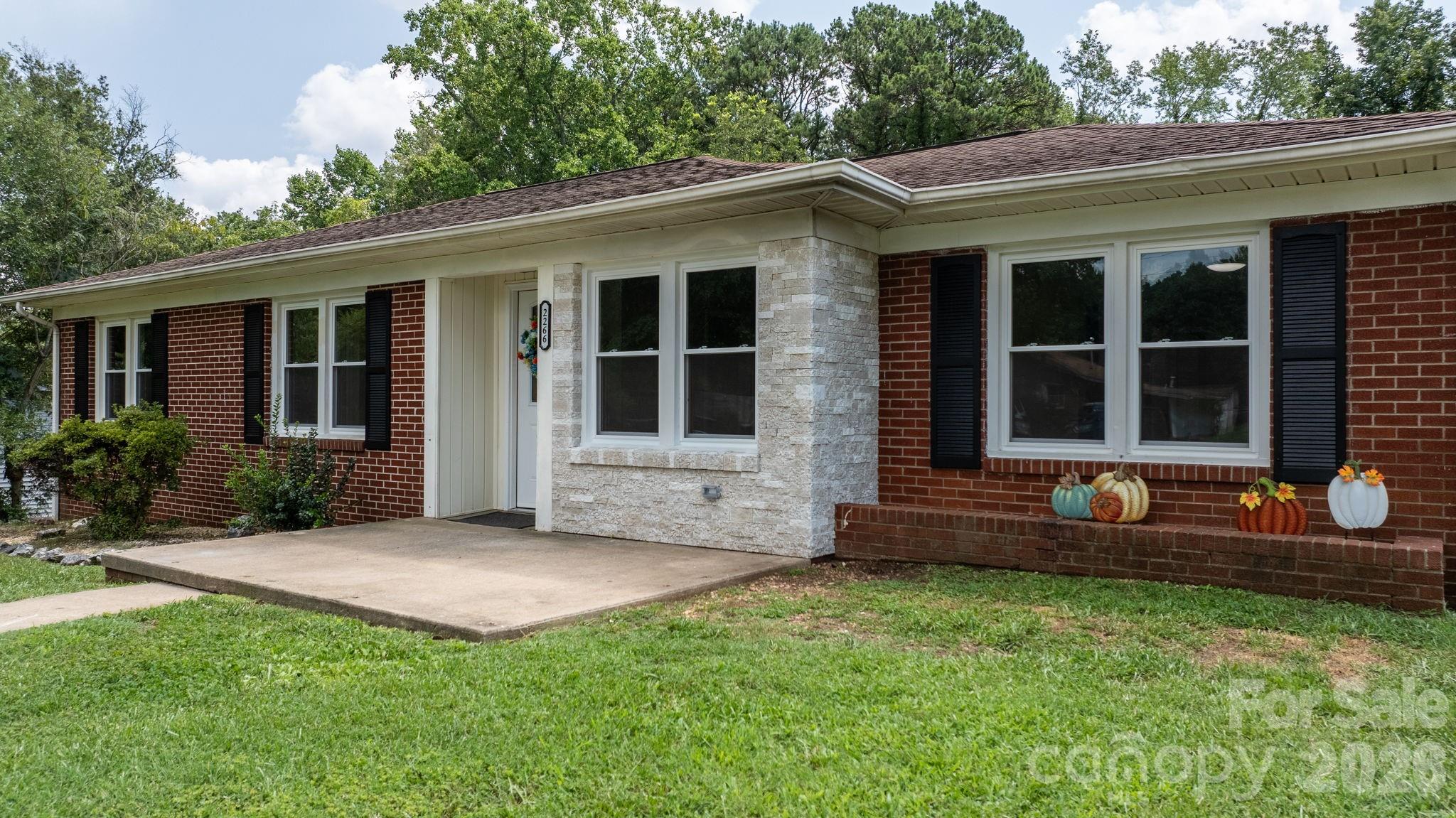 Single Family Residence at 2266 9th Avenue Drive NE, Hickory, photo 32 of 42