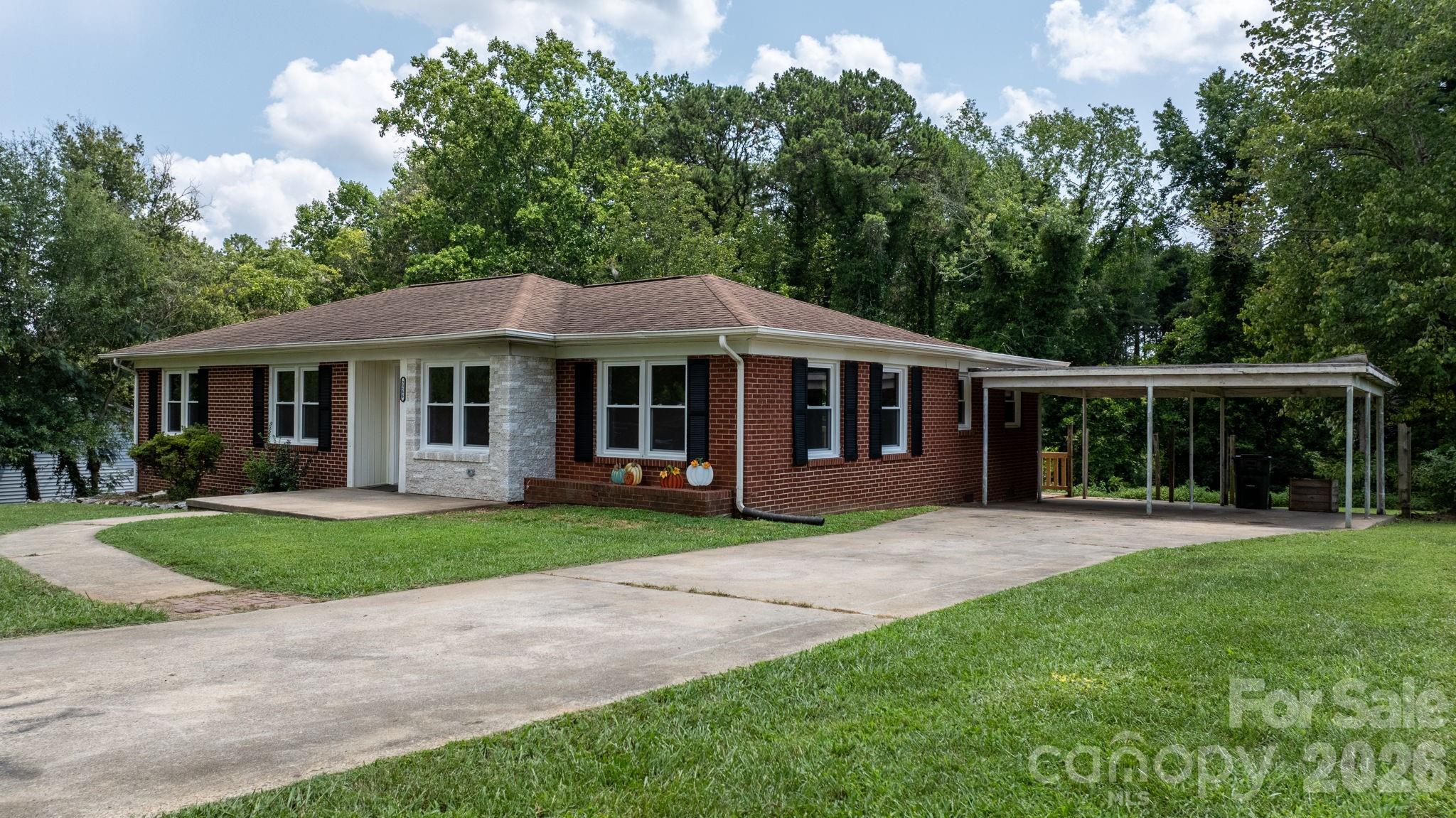 Single Family Residence at 2266 9th Avenue Drive NE, Hickory, photo 33 of 42