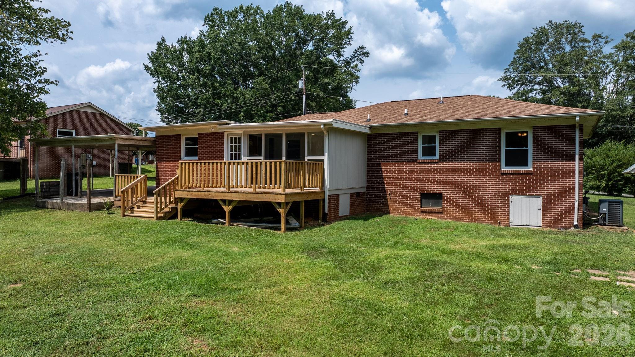 Single Family Residence at 2266 9th Avenue Drive NE, Hickory, photo 38 of 42