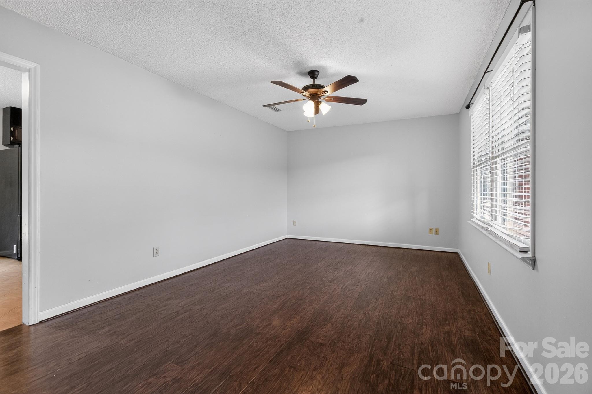 Single Family Residence at 2504 Ashford Drive, Newton, photo 7 of 24