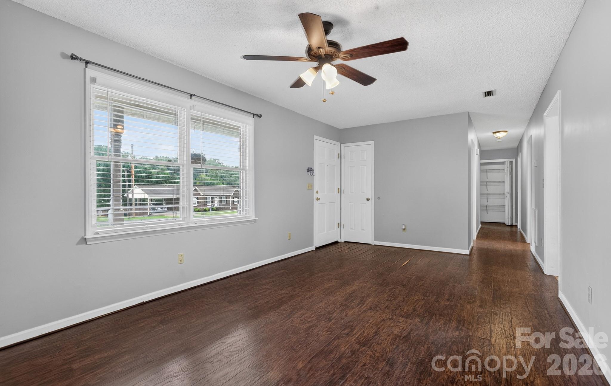 Single Family Residence at 2504 Ashford Drive, Newton, photo 8 of 24