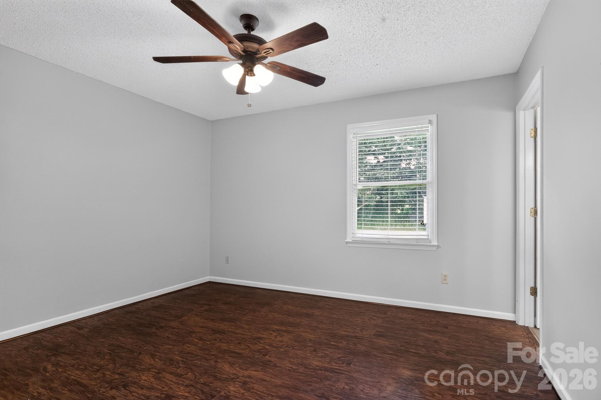 Single Family Residence at 2504 Ashford Drive, Newton, photo 15 of 24
