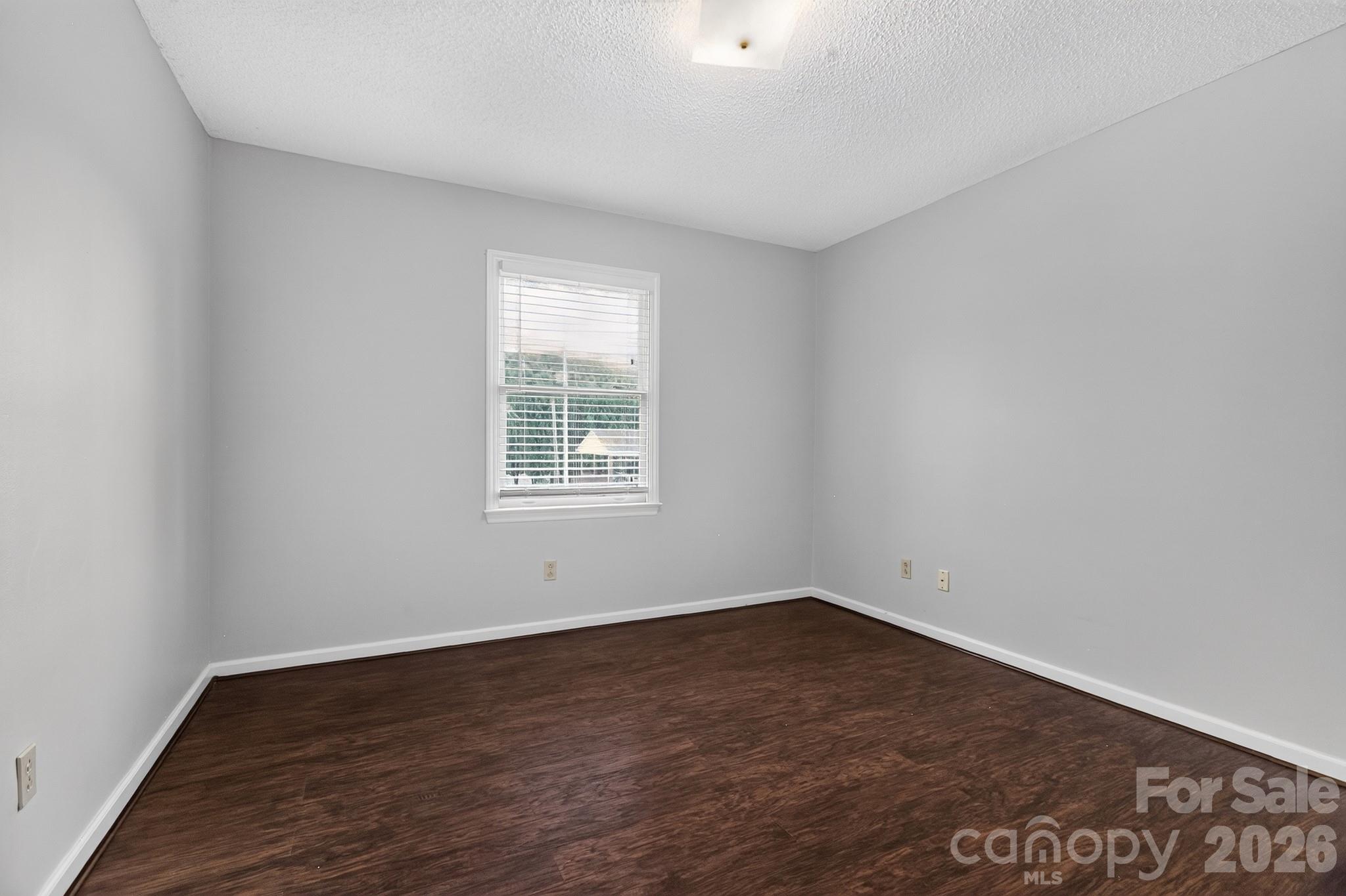 Single Family Residence at 2504 Ashford Drive, Newton, photo 17 of 24
