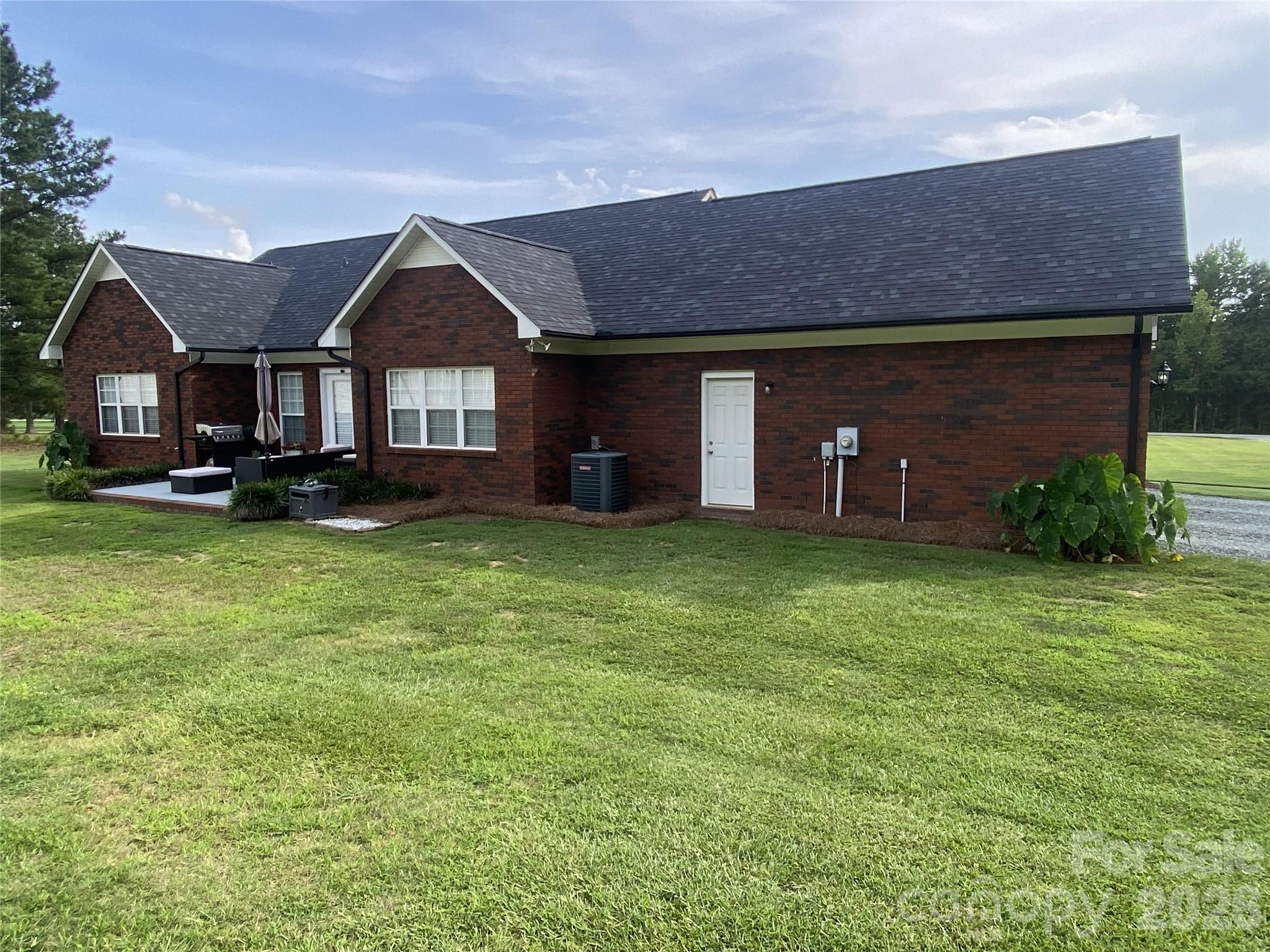 Single Family Residence at 6901 Potter Road S, Waxhaw, photo 5 of 47