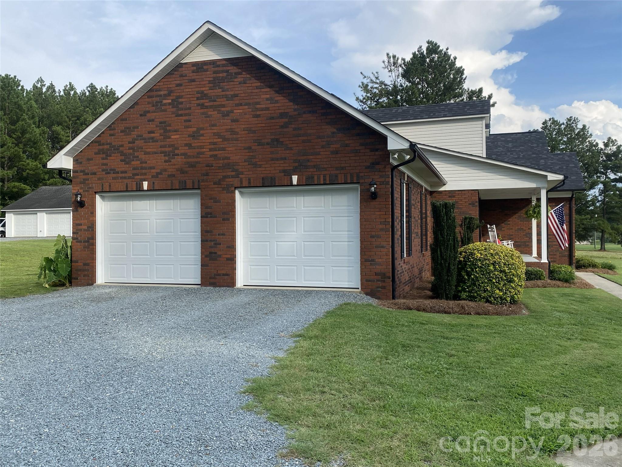 Single Family Residence at 6901 Potter Road S, Waxhaw, photo 4 of 47