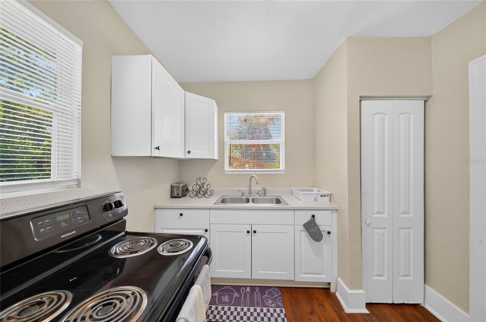 Duplex at 1615 14TH ST S, ST PETERSBURG, photo 18 of 33