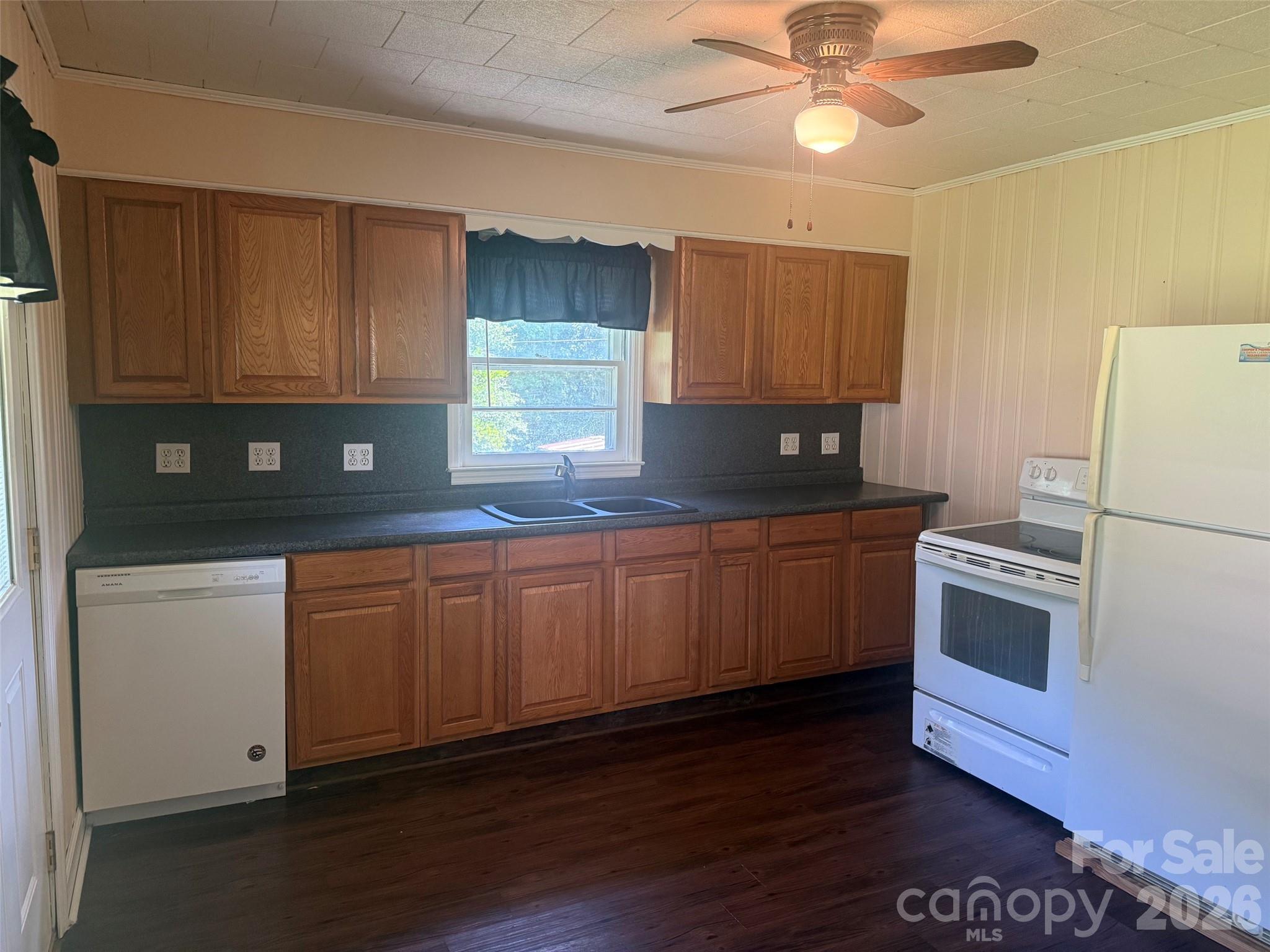 Single Family Residence at 405 Woodland Drive, Kershaw, photo 4 of 20
