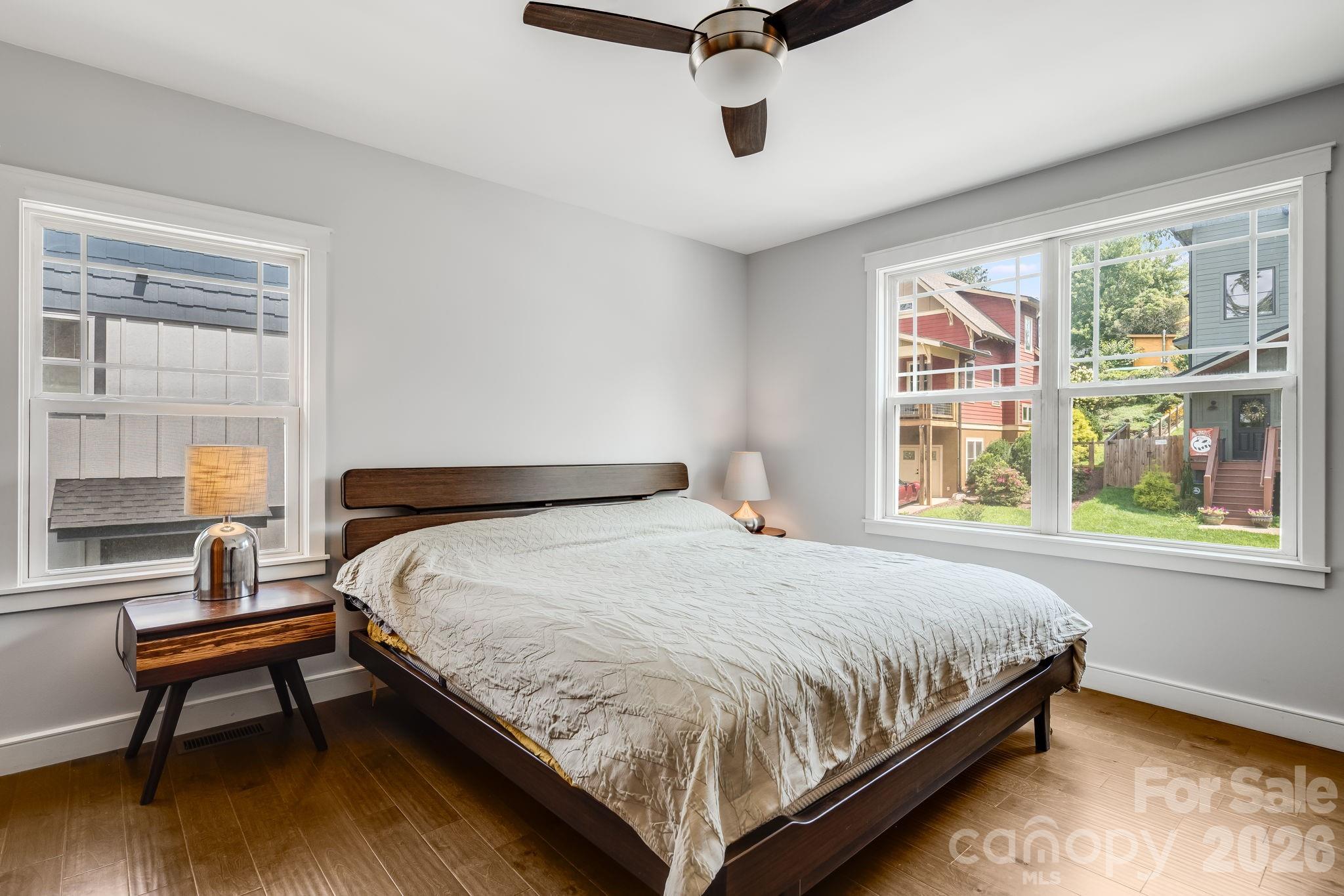 Primary room with Ensuite and walk-in closet. - 35 Emmett Lane, Asheville