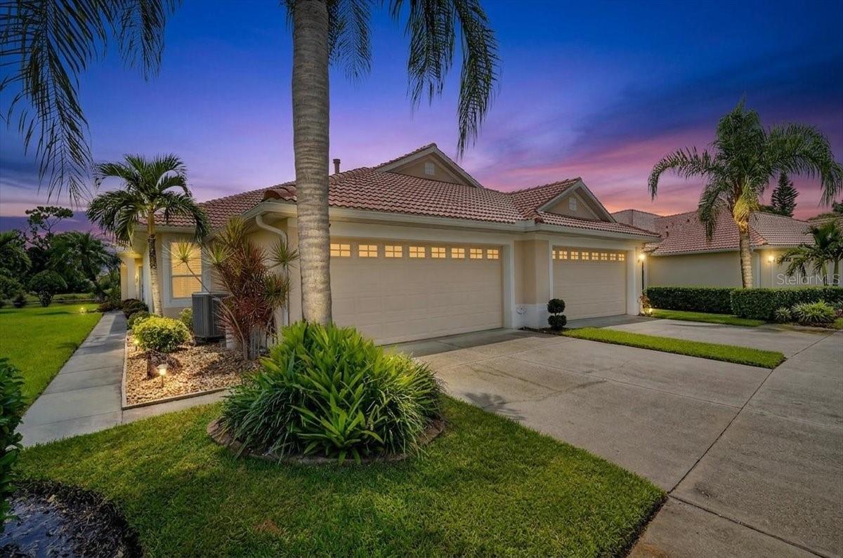 5037 WHISPERING OAKS DR