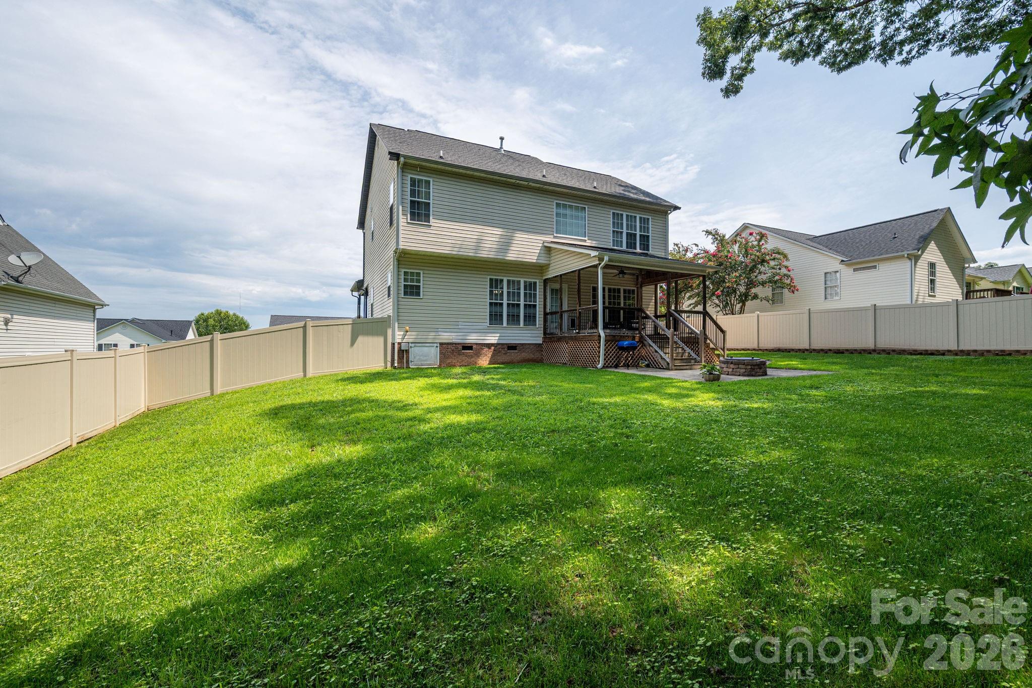 Single Family Residence at 908 Carole Summey Drive, Dallas, photo 9 of 47