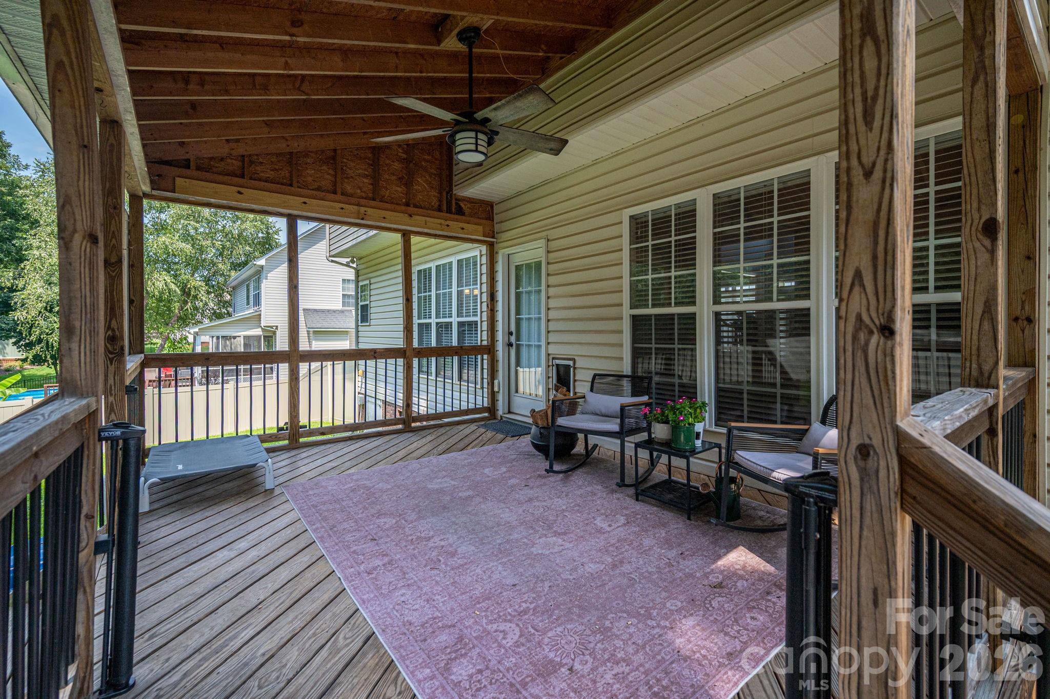 Single Family Residence at 908 Carole Summey Drive, Dallas, photo 11 of 47