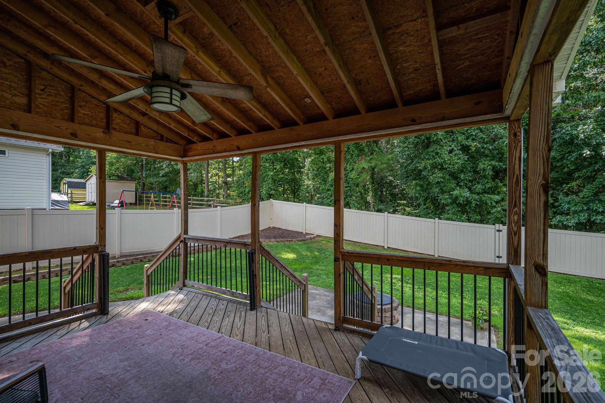 Single Family Residence at 908 Carole Summey Drive, Dallas, photo 13 of 47