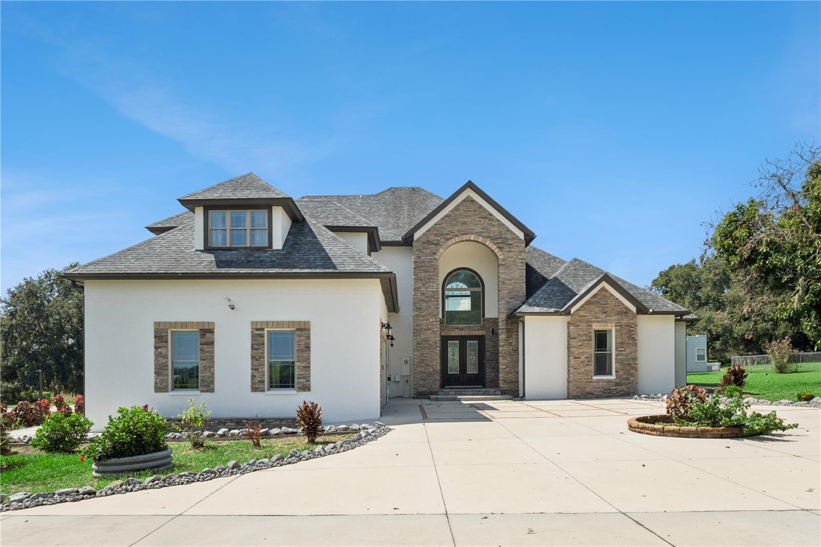 91 WOODLAND DR