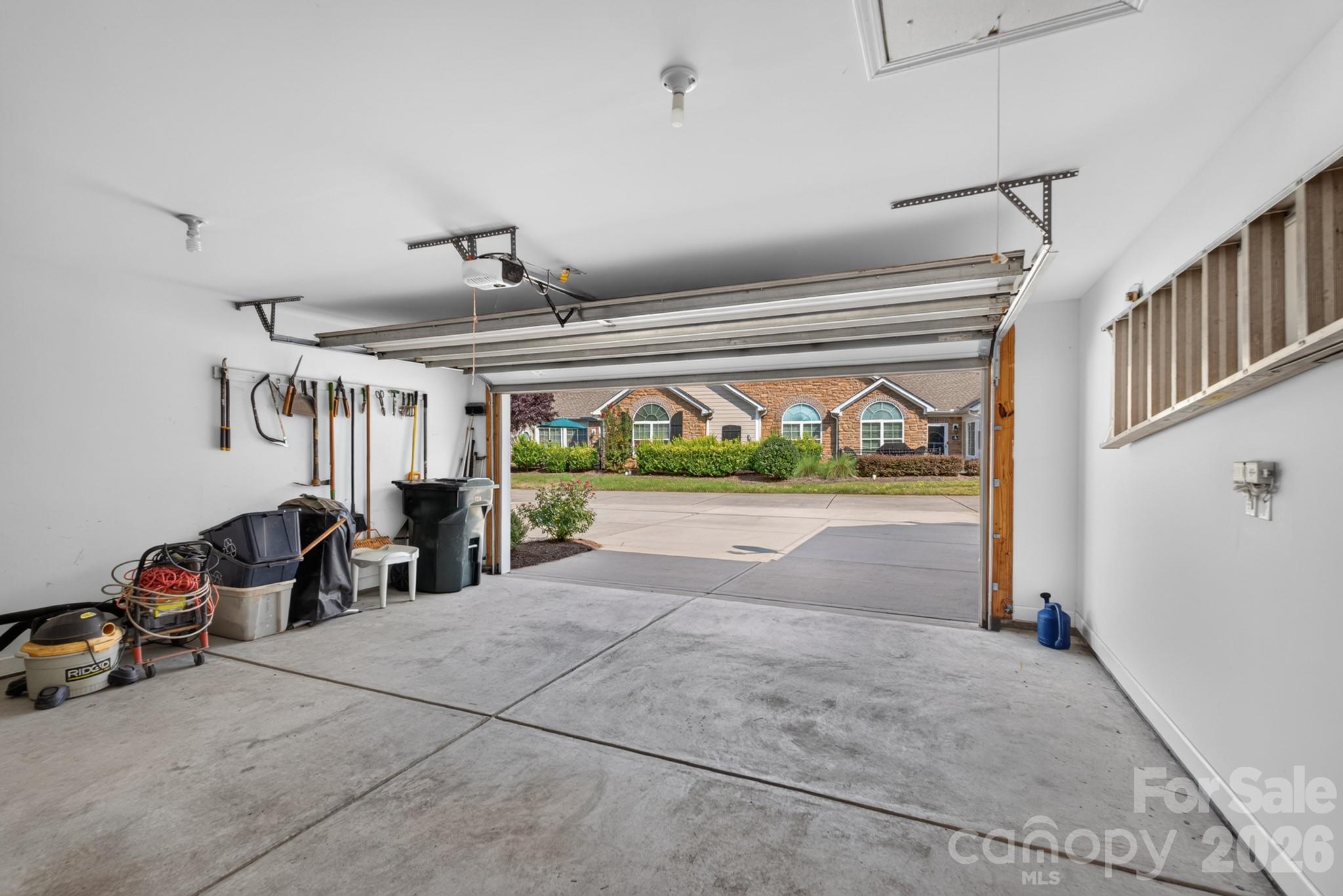 Garage - 128 Lone Oak Circle, Rock Hill
