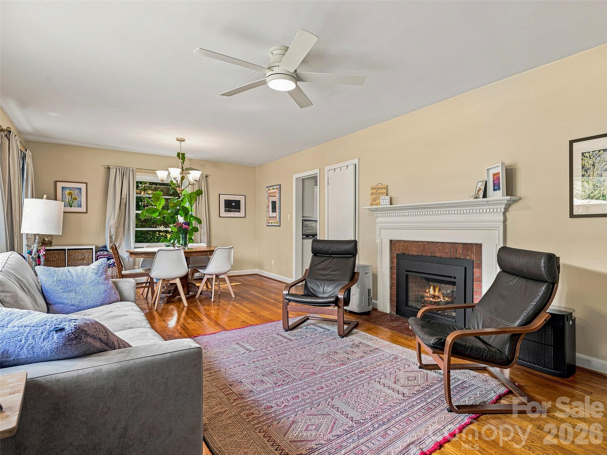 Single Family Residence at 15 Lynnstone Court, Asheville, photo 5 of 35