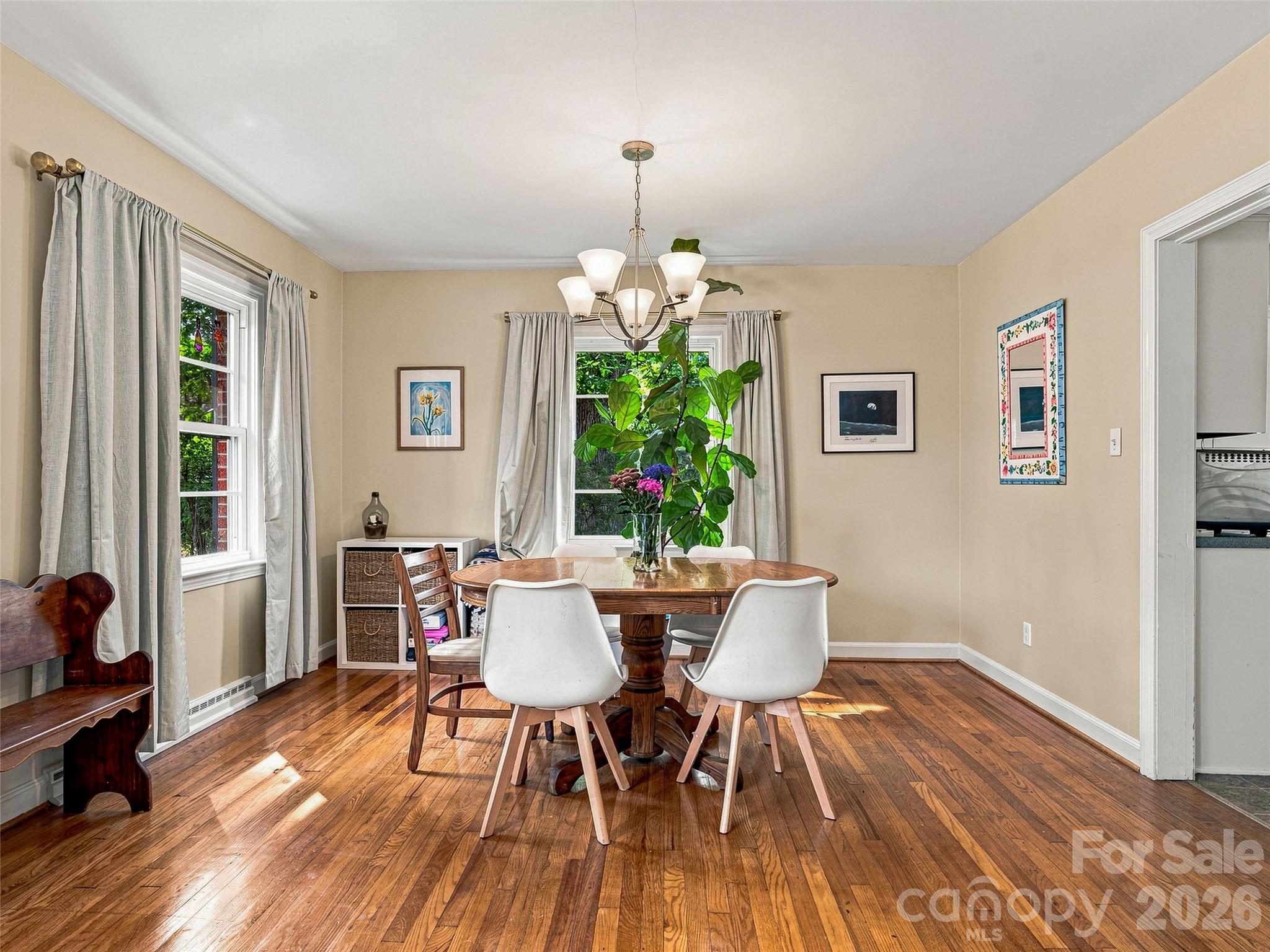 Single Family Residence at 15 Lynnstone Court, Asheville, photo 6 of 35