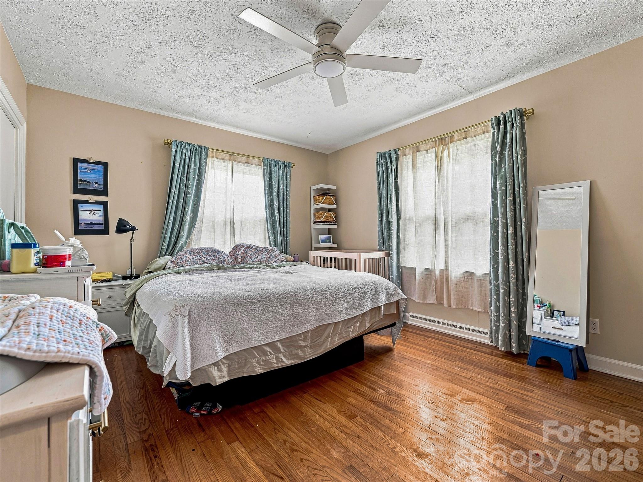 Single Family Residence at 15 Lynnstone Court, Asheville, photo 14 of 35