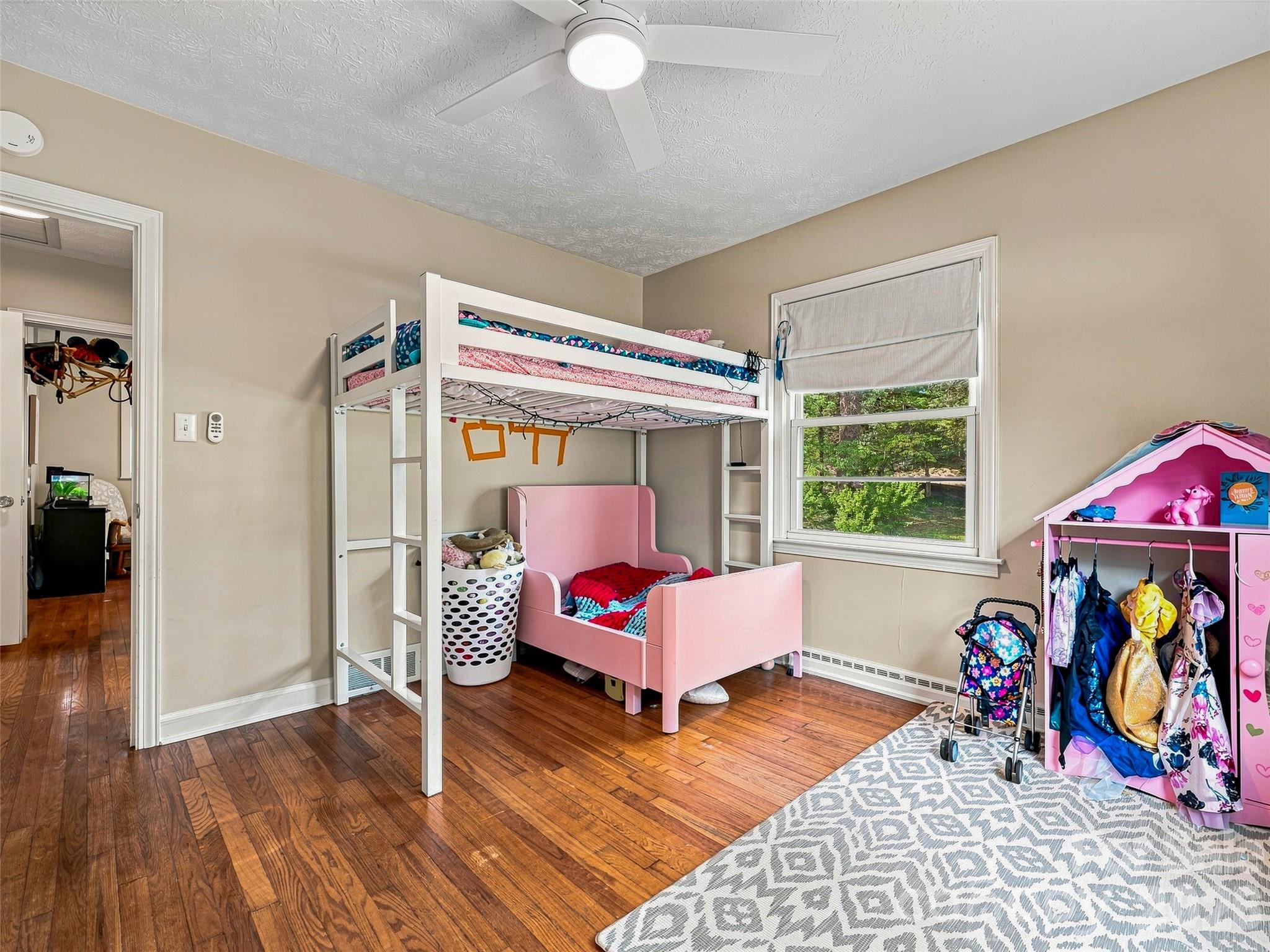 Single Family Residence at 15 Lynnstone Court, Asheville, photo 17 of 35