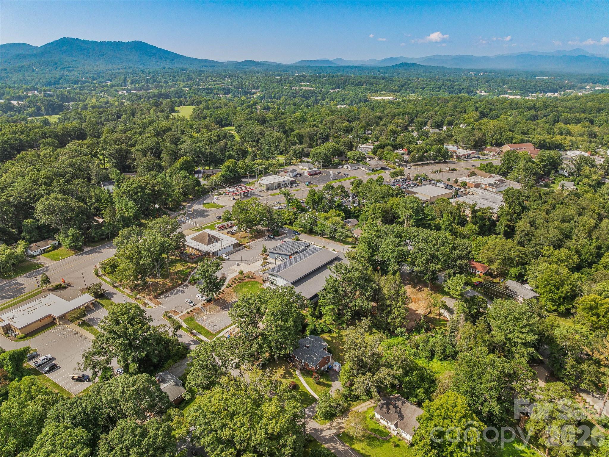 Single Family Residence at 15 Lynnstone Court, Asheville, photo 32 of 35