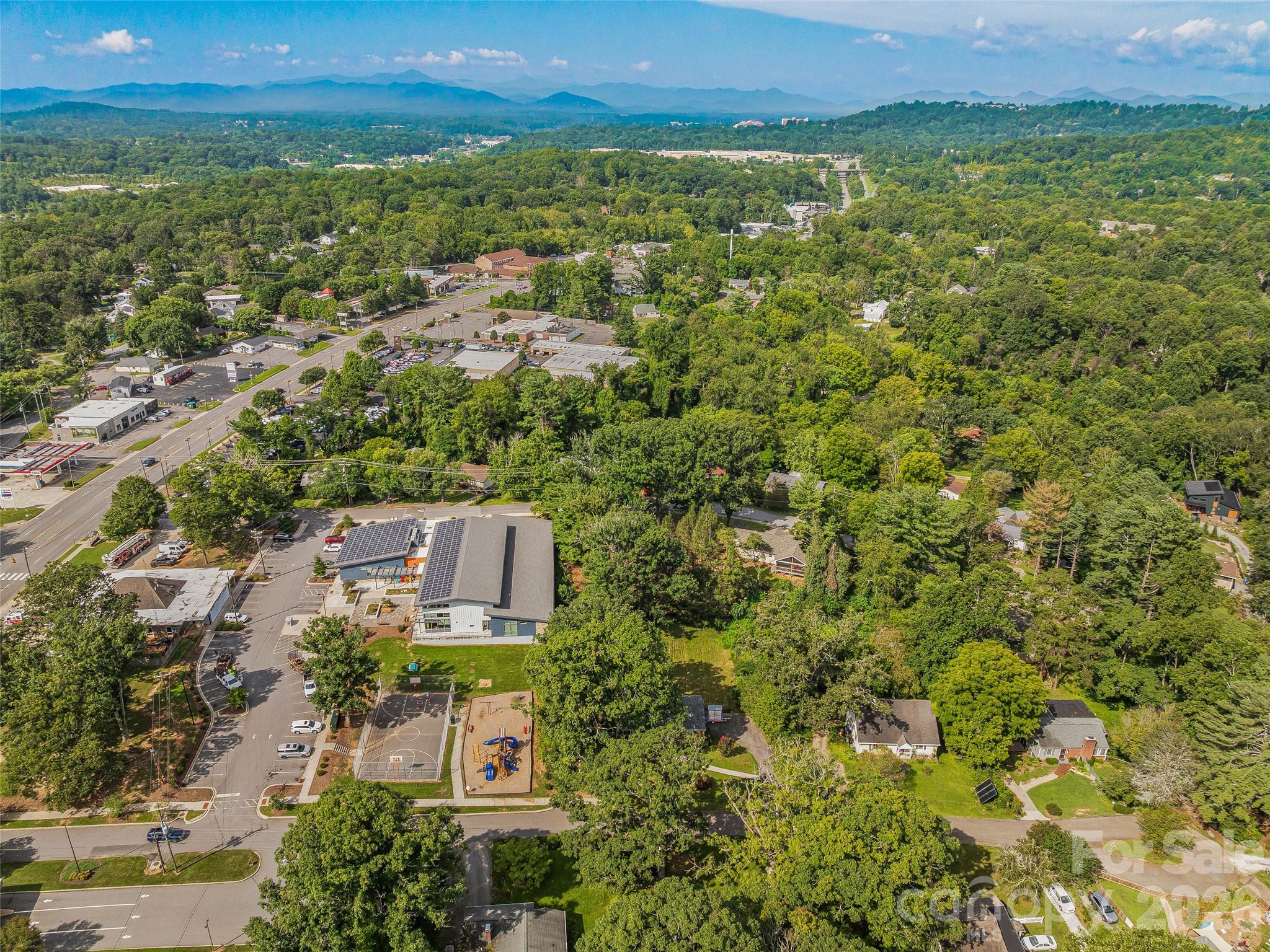 Single Family Residence at 15 Lynnstone Court, Asheville, photo 33 of 35