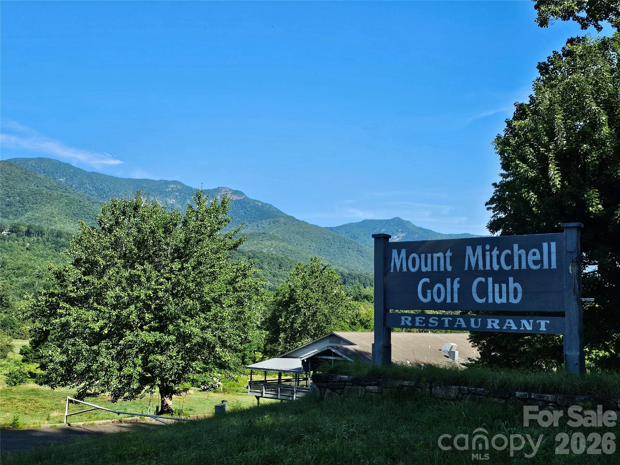 ENTRANCE TO MT MITCHELL PRO SHOP AND RESTAURANT - 102 Big Ridge Road, Burnsville