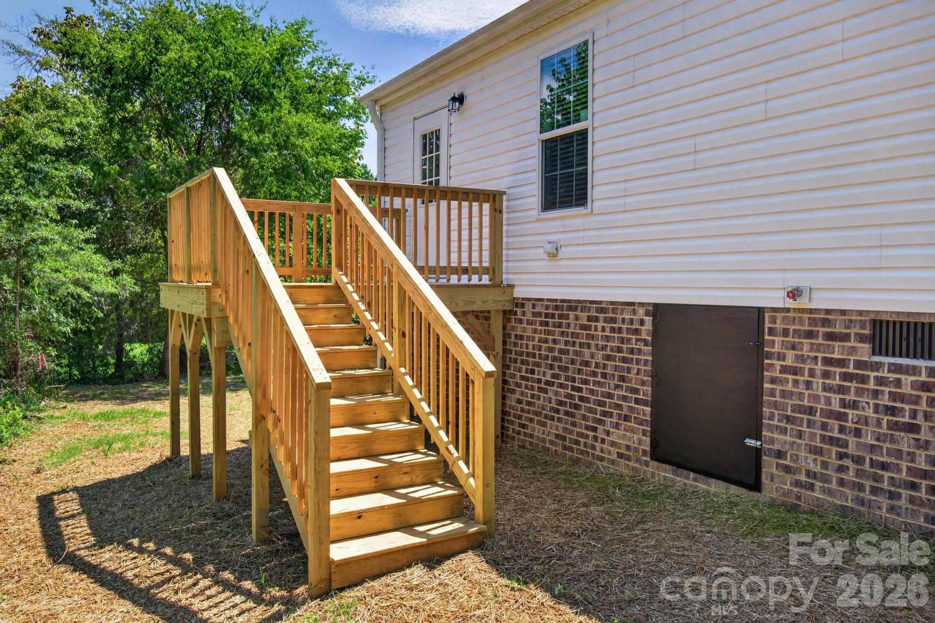 Deck - 1303 Elrado Street, Burlington