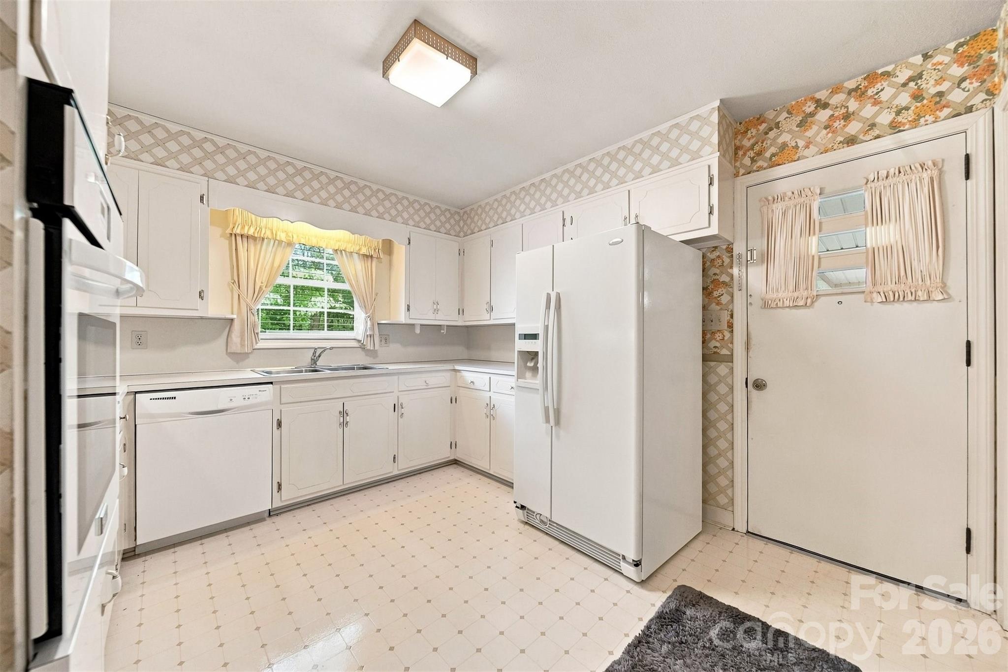 Single Family Residence at 434 Mountain View Drive, Morganton, photo 9 of 35