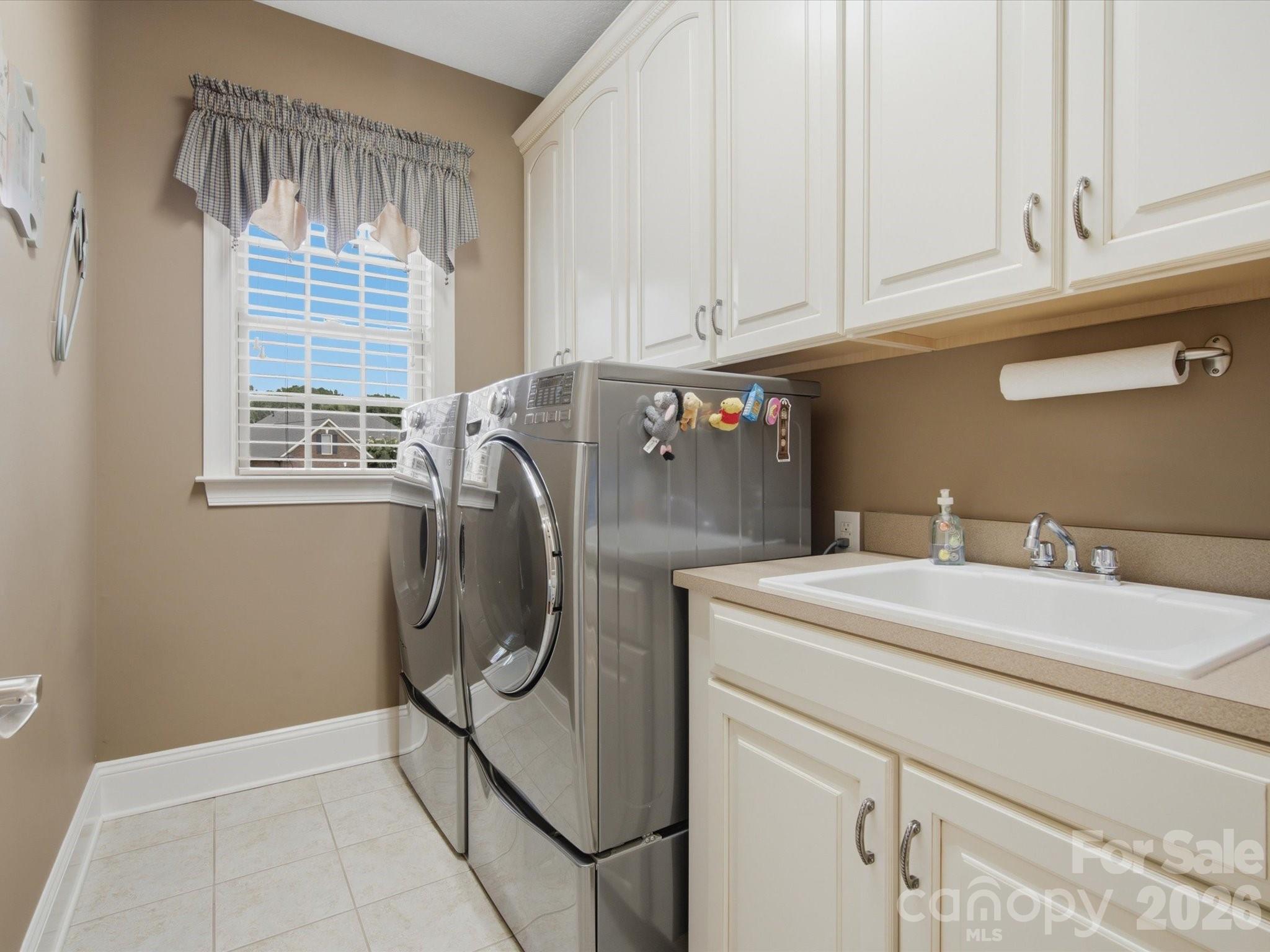 Laundry - 1023 Madras Court, Davidson