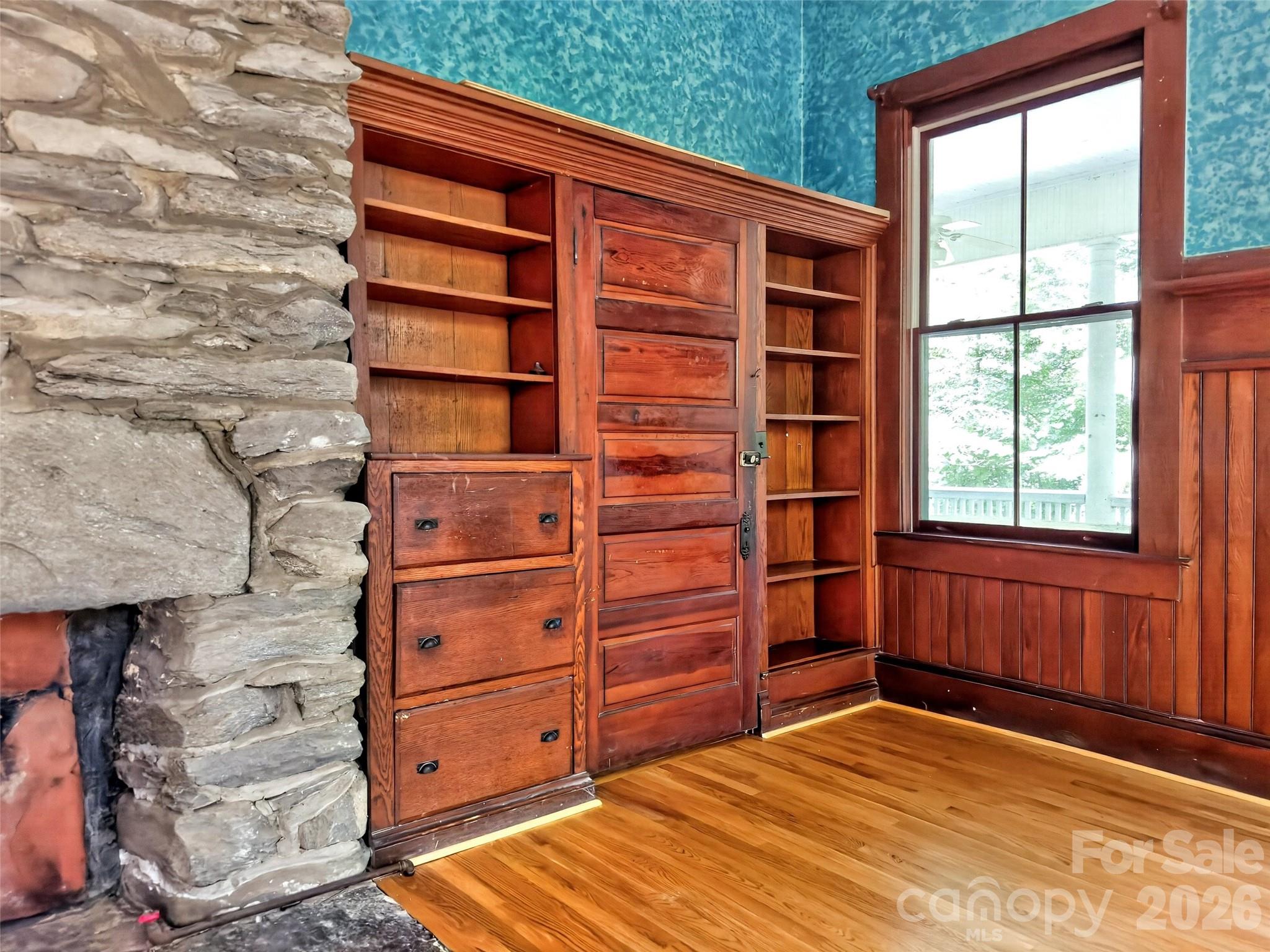 Single Family Residence at 22 Woodbend Lane, Black Mountain, photo 11 of 48