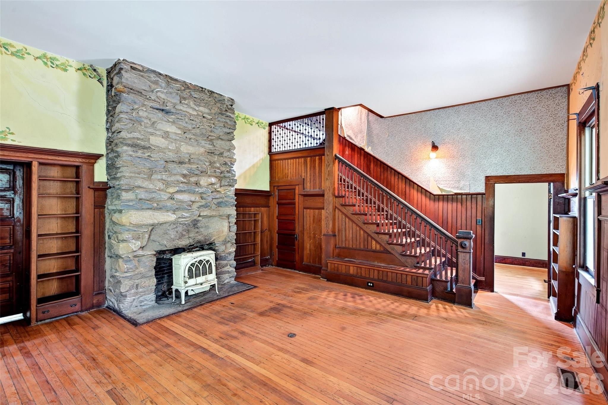 Single Family Residence at 22 Woodbend Lane, Black Mountain, photo 19 of 48