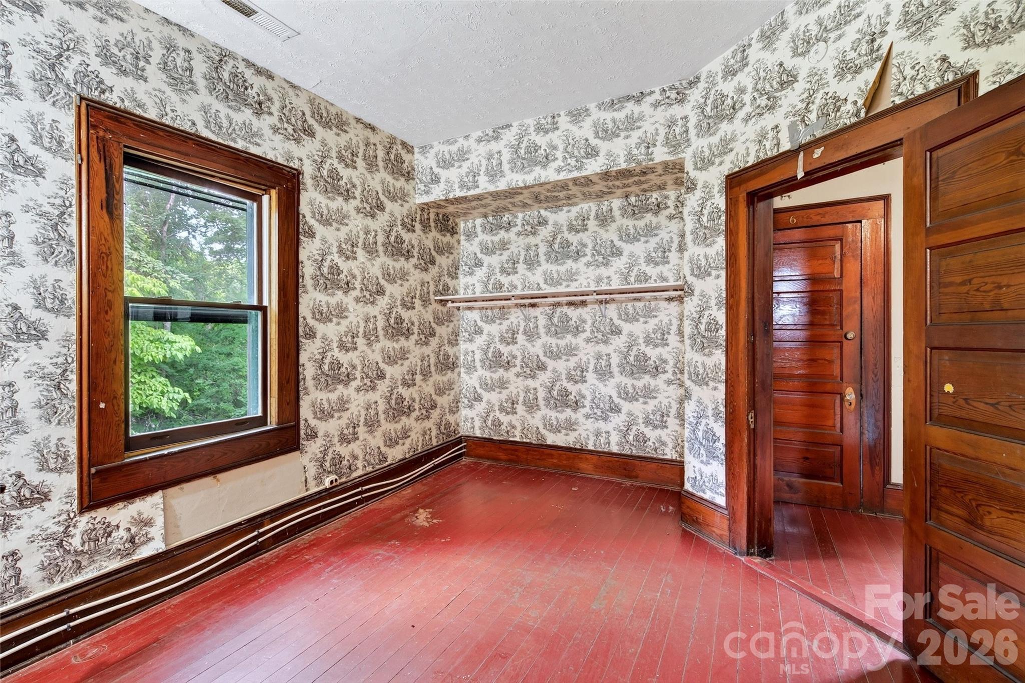 Single Family Residence at 22 Woodbend Lane, Black Mountain, photo 27 of 48